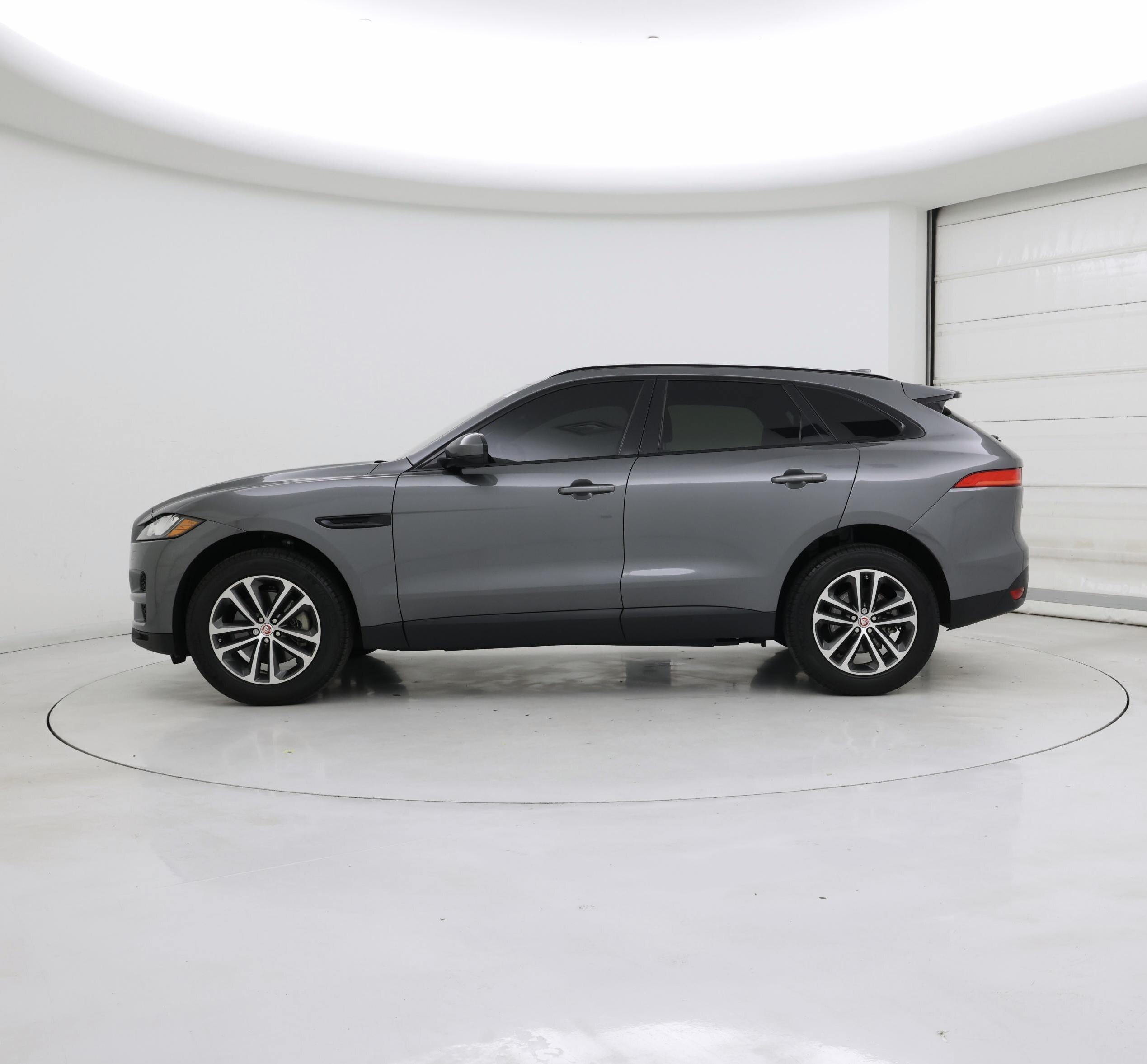 Thumbnail: 2018 Jaguar F-Pace - 3