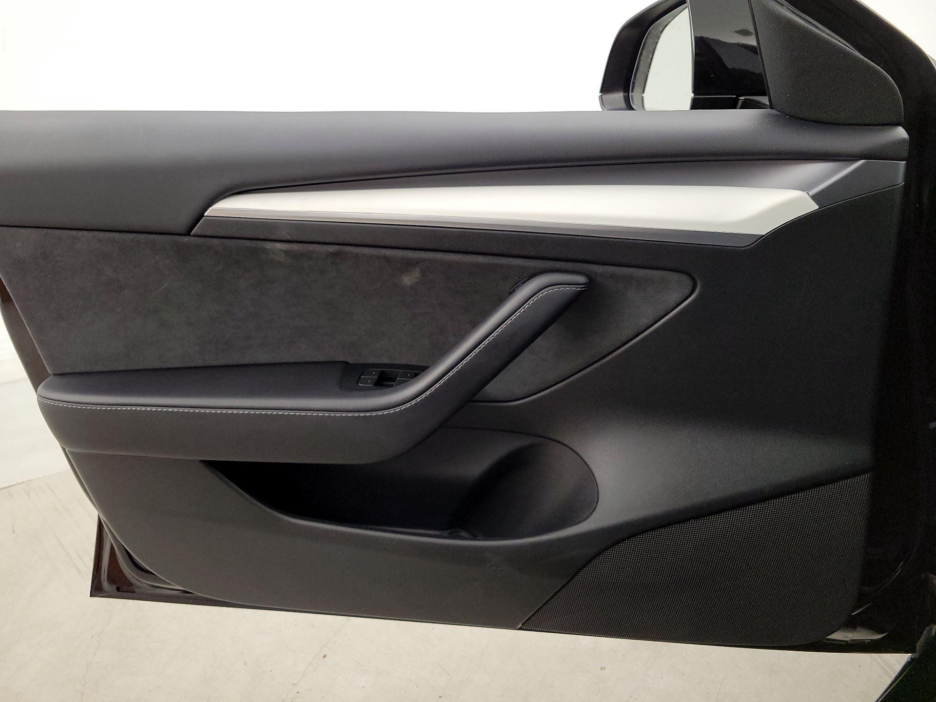 Thumbnail: 2023 Tesla Model 3 - 12