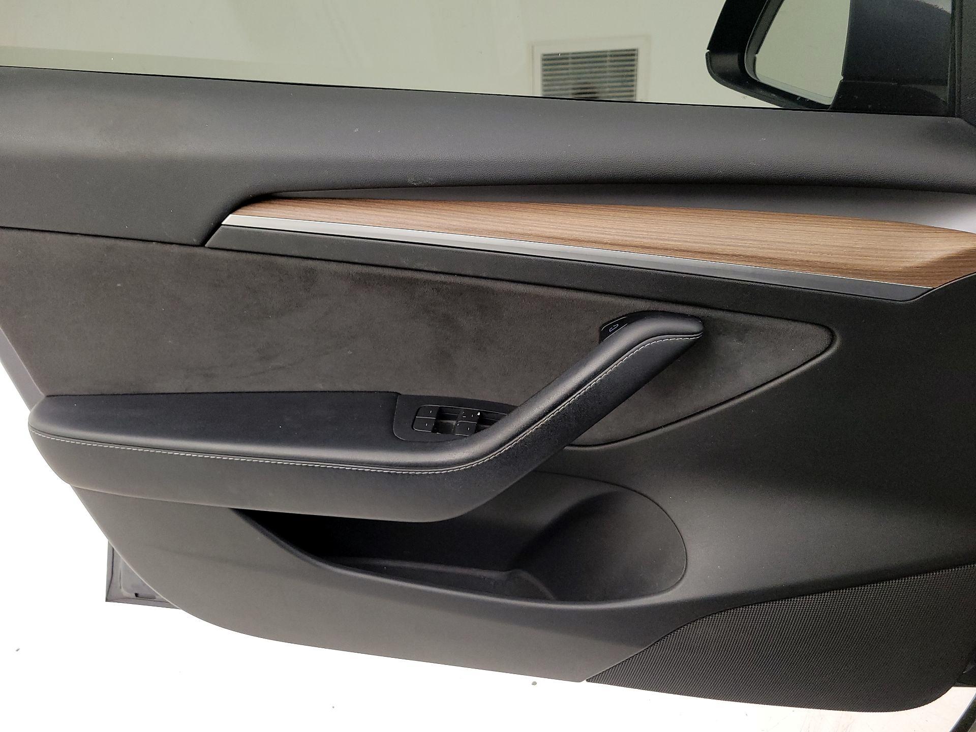 Thumbnail: 2023 Tesla Model 3 - 12