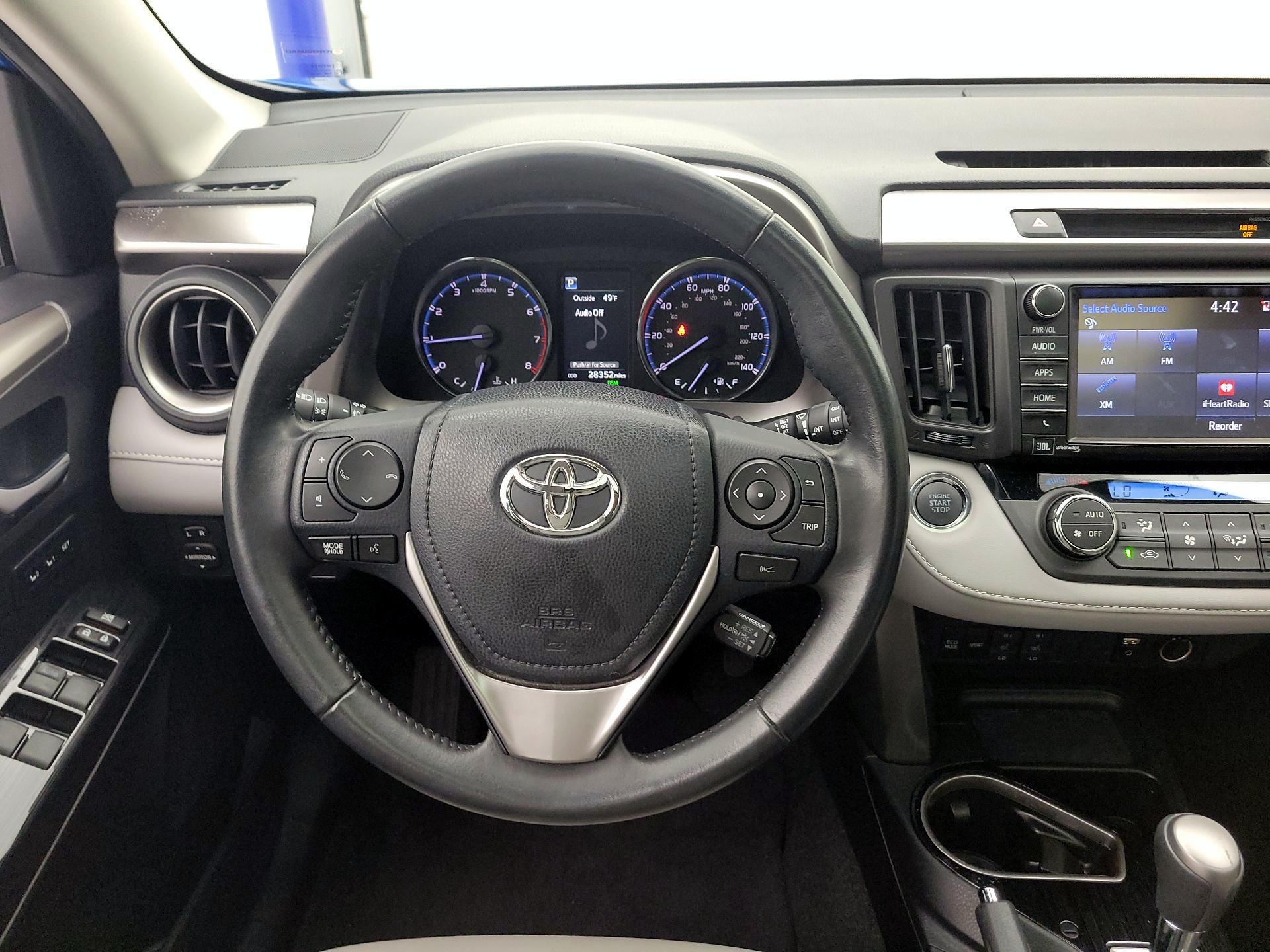 Thumbnail: 2018 Toyota RAV4 - 10