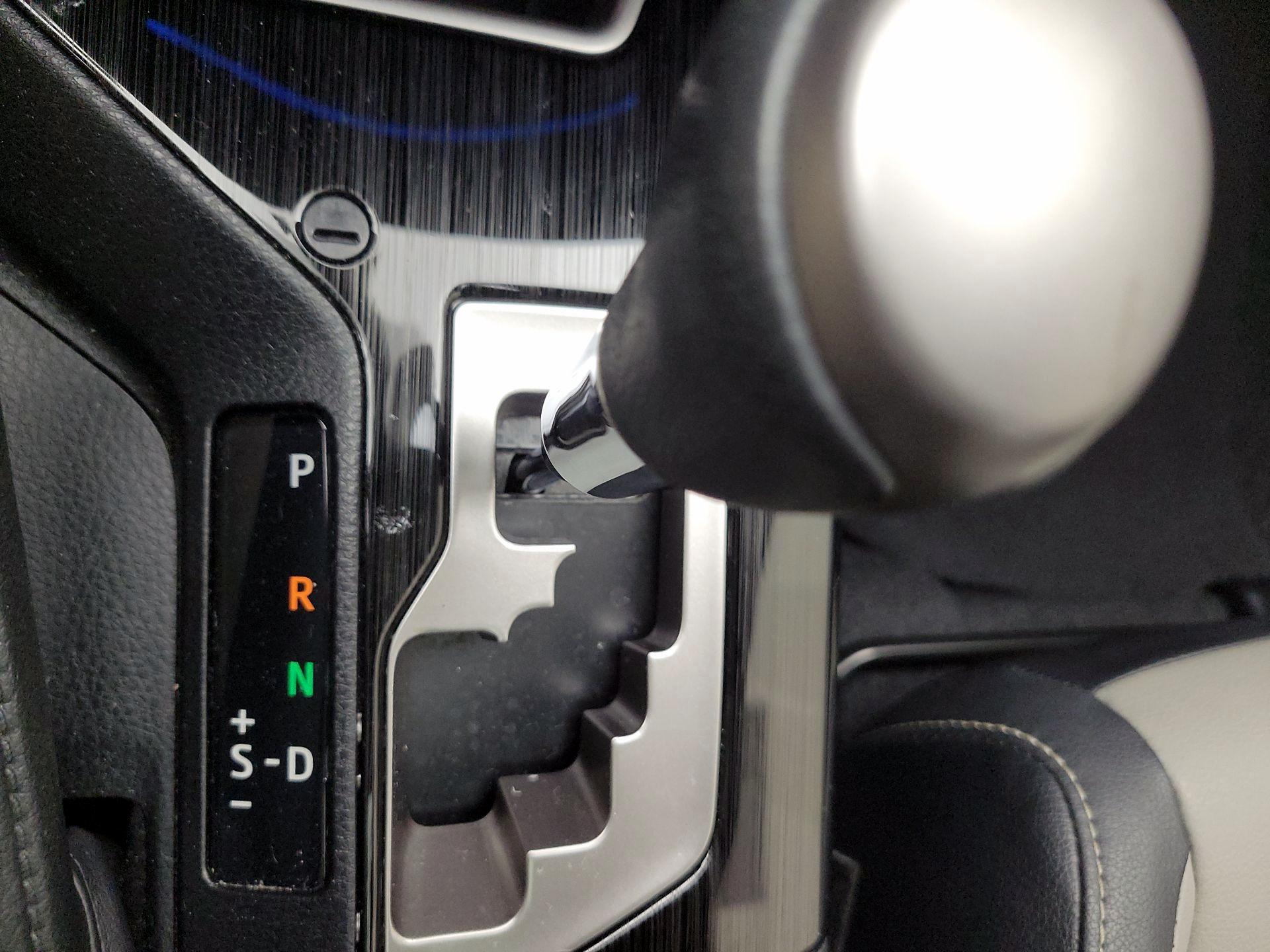 Thumbnail: 2018 Toyota RAV4 - 17