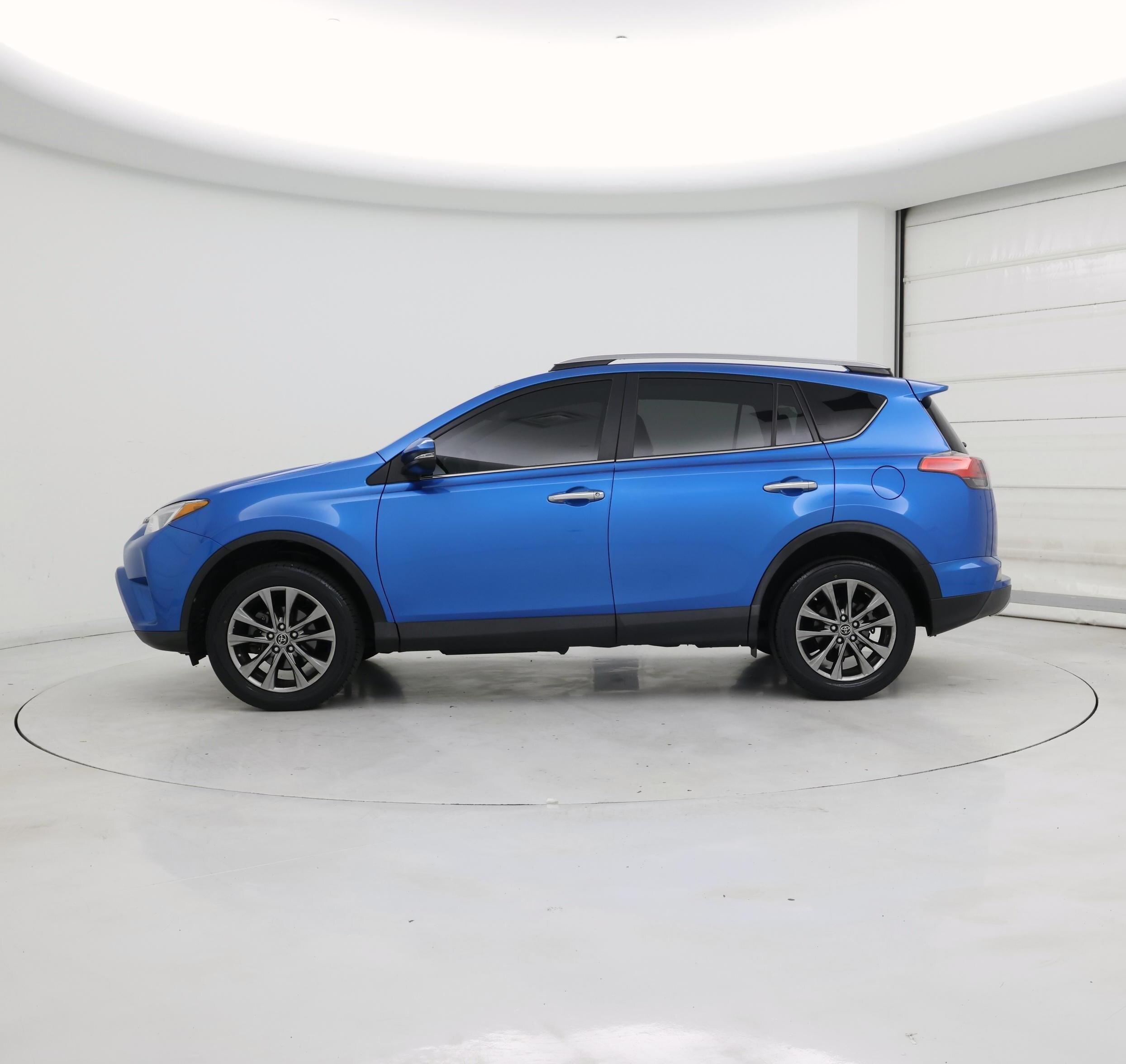 Thumbnail: 2018 Toyota RAV4 - 3