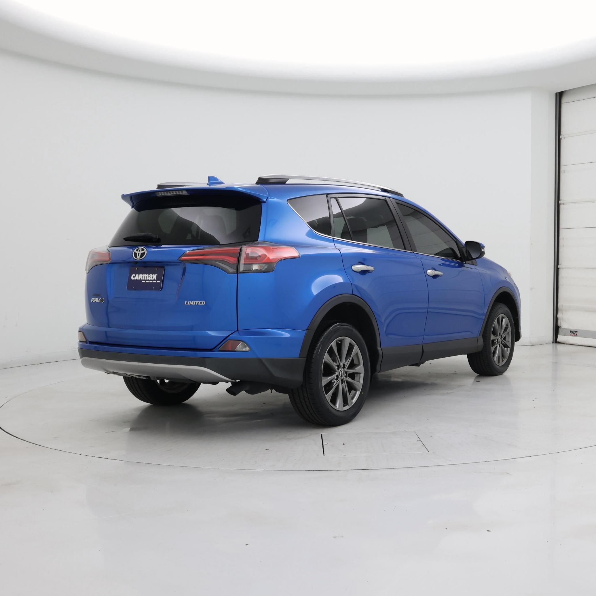 Thumbnail: 2018 Toyota RAV4 - 8