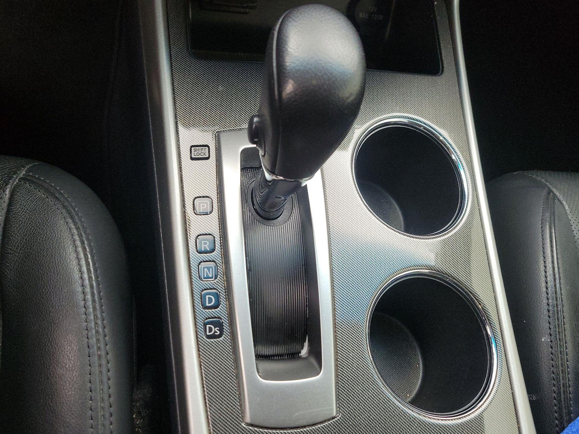 Thumbnail: 2015 Nissan Altima - 17