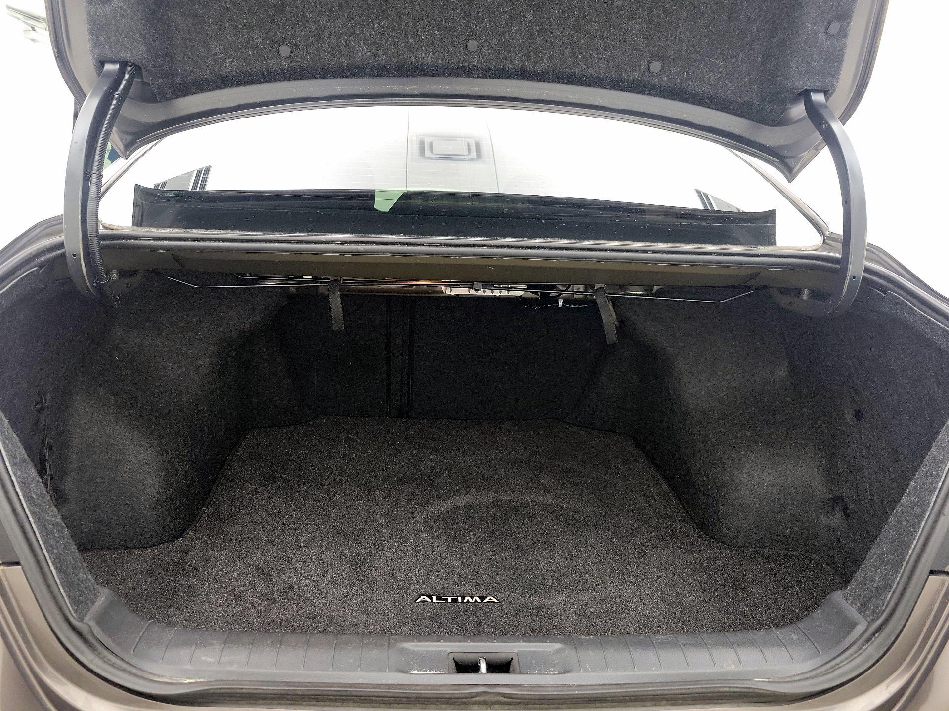 Thumbnail: 2015 Nissan Altima - 20