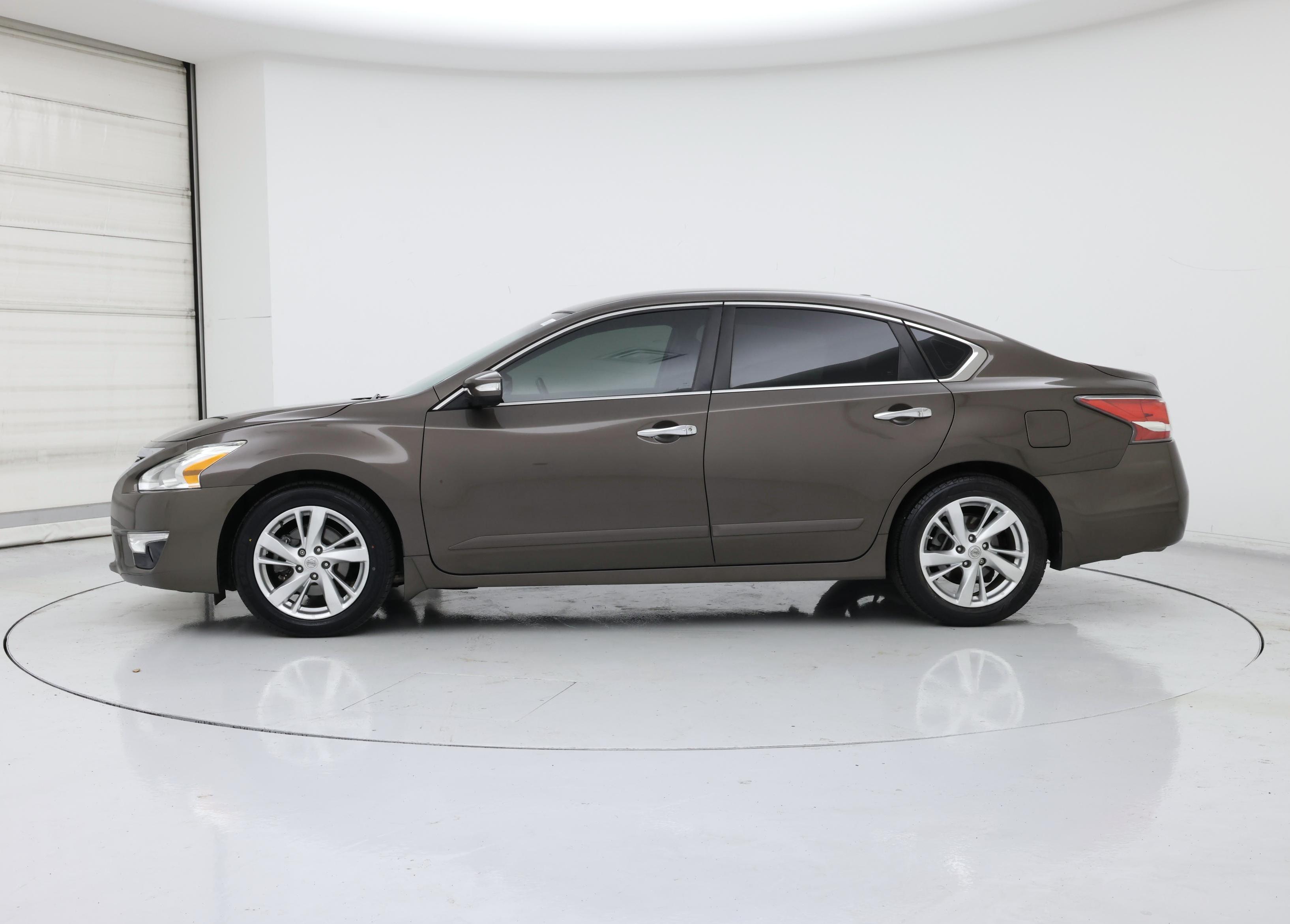 Thumbnail: 2015 Nissan Altima - 3