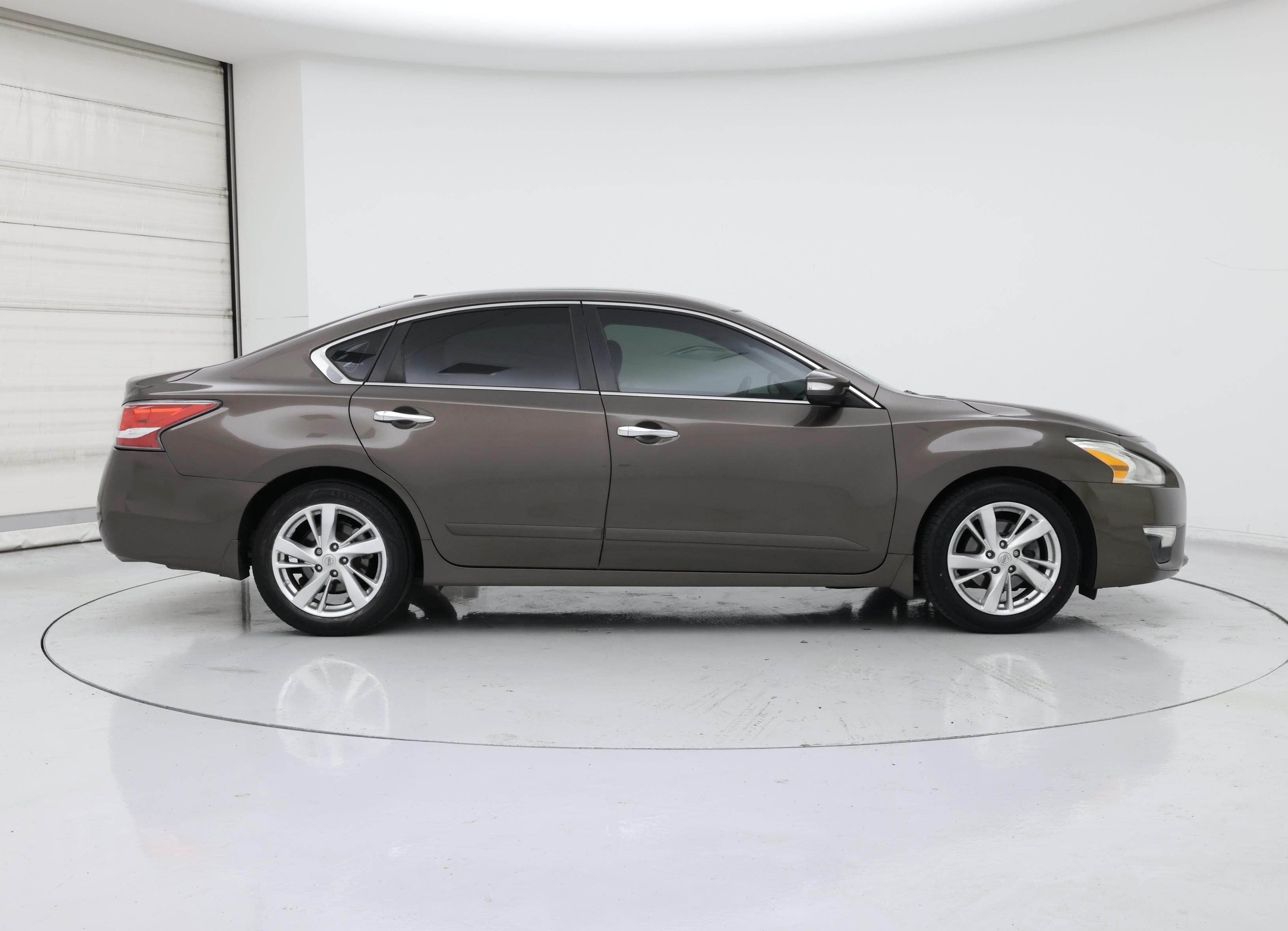 Thumbnail: 2015 Nissan Altima - 7