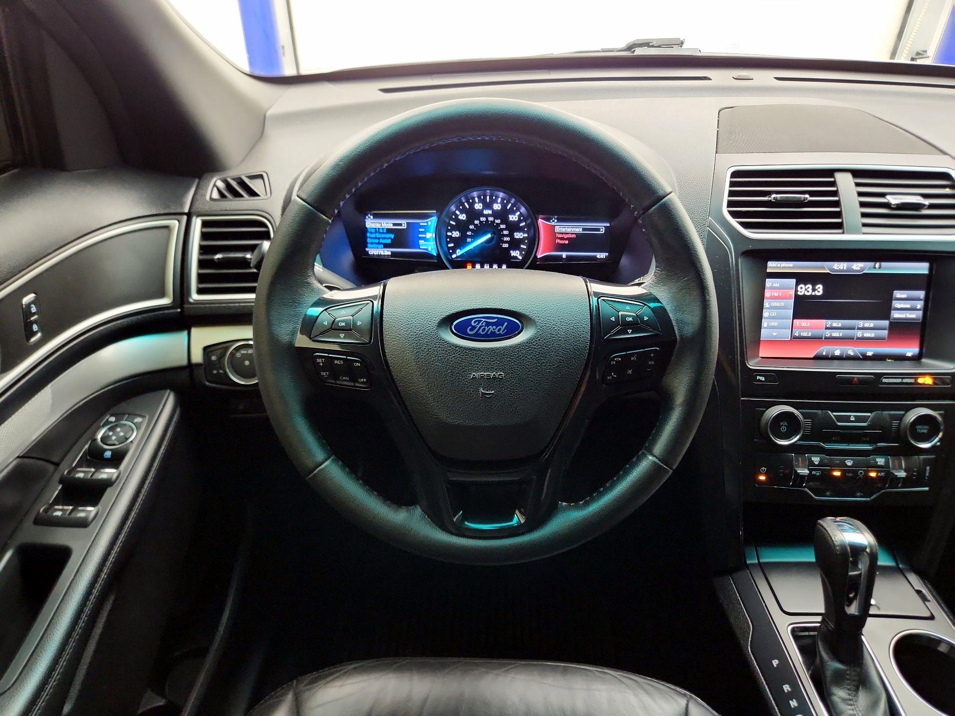 Thumbnail: 2016 Ford Explorer - 10
