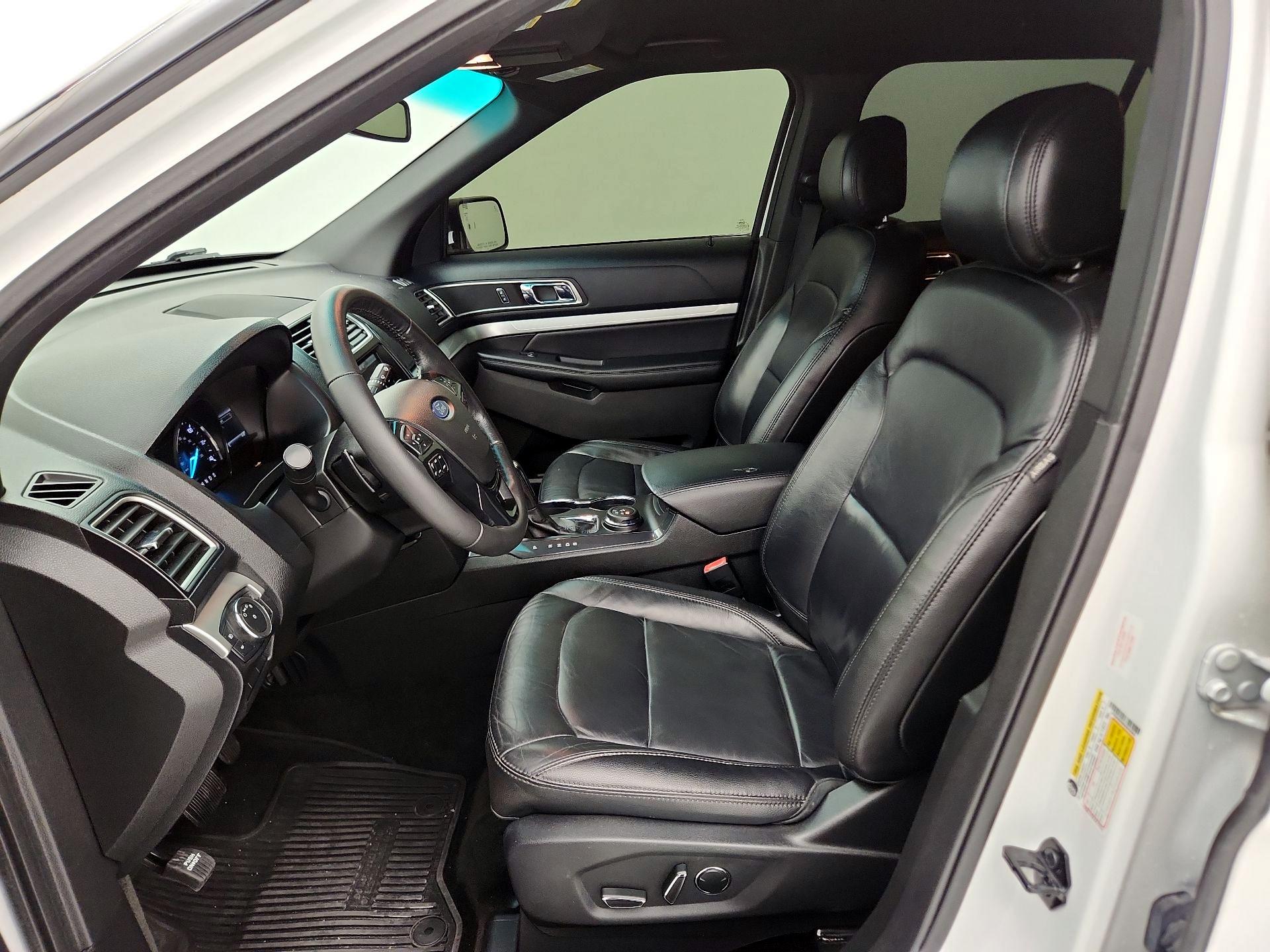 Thumbnail: 2016 Ford Explorer - 11