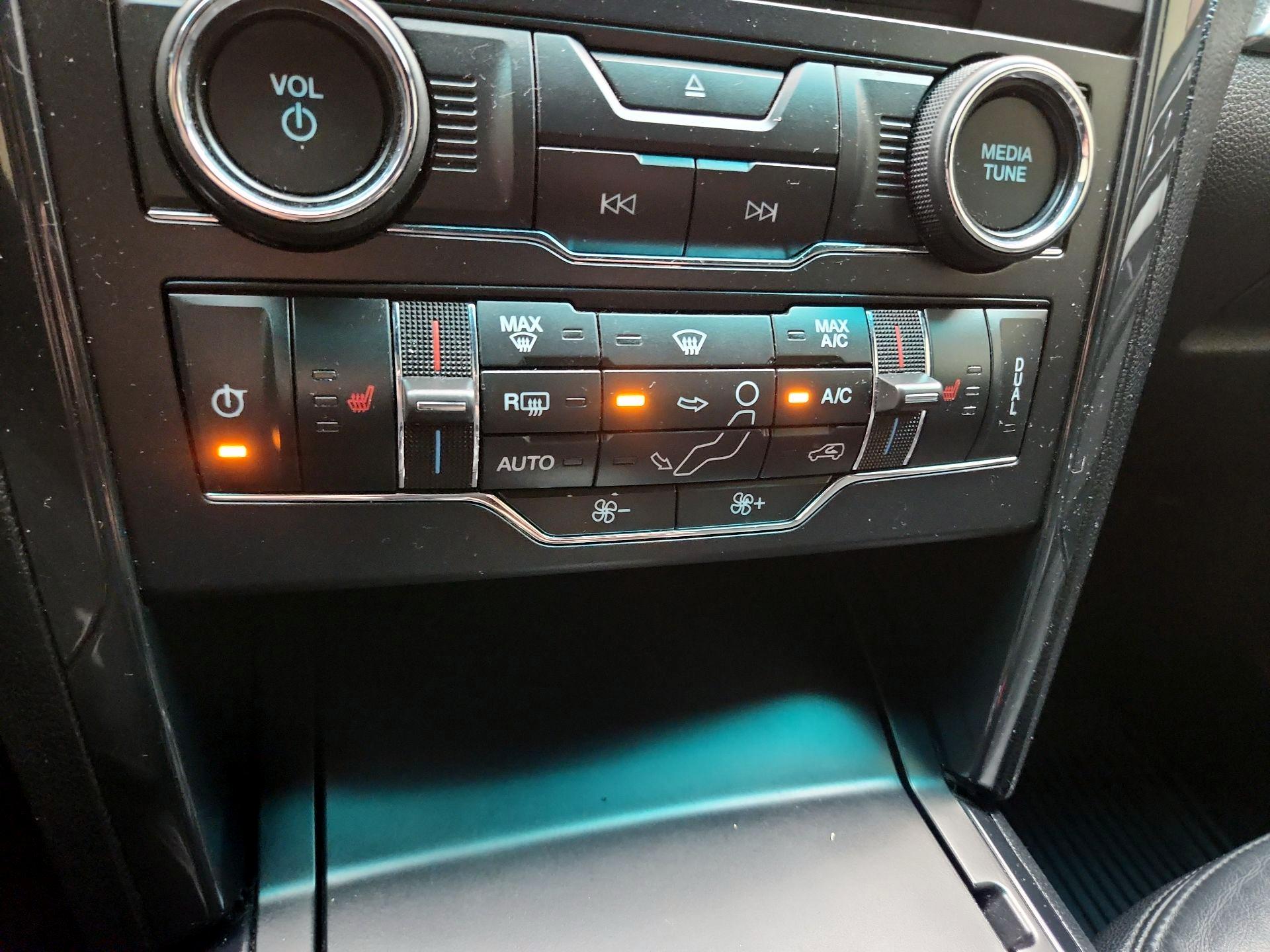 Thumbnail: 2016 Ford Explorer - 17