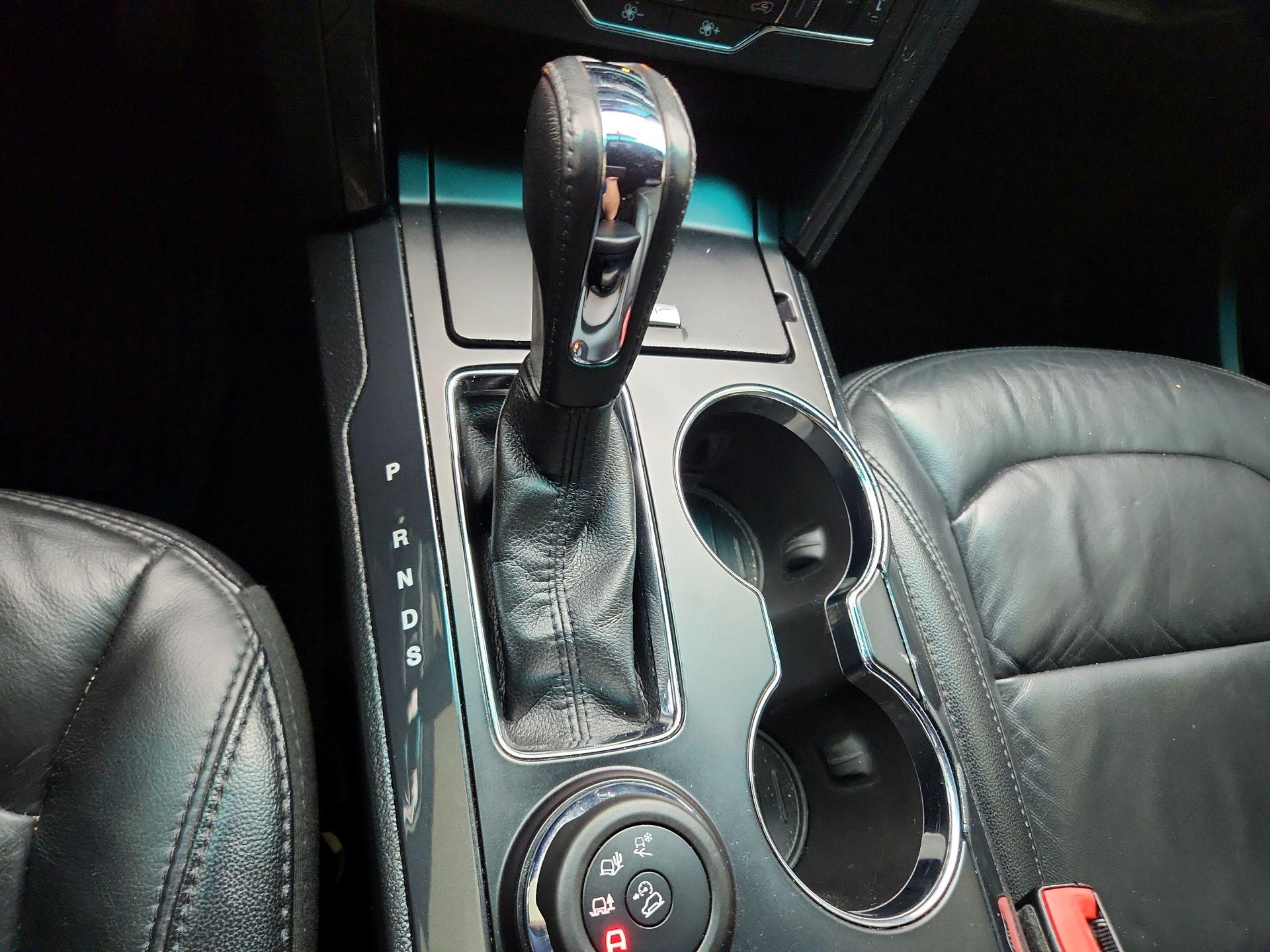 Thumbnail: 2016 Ford Explorer - 18