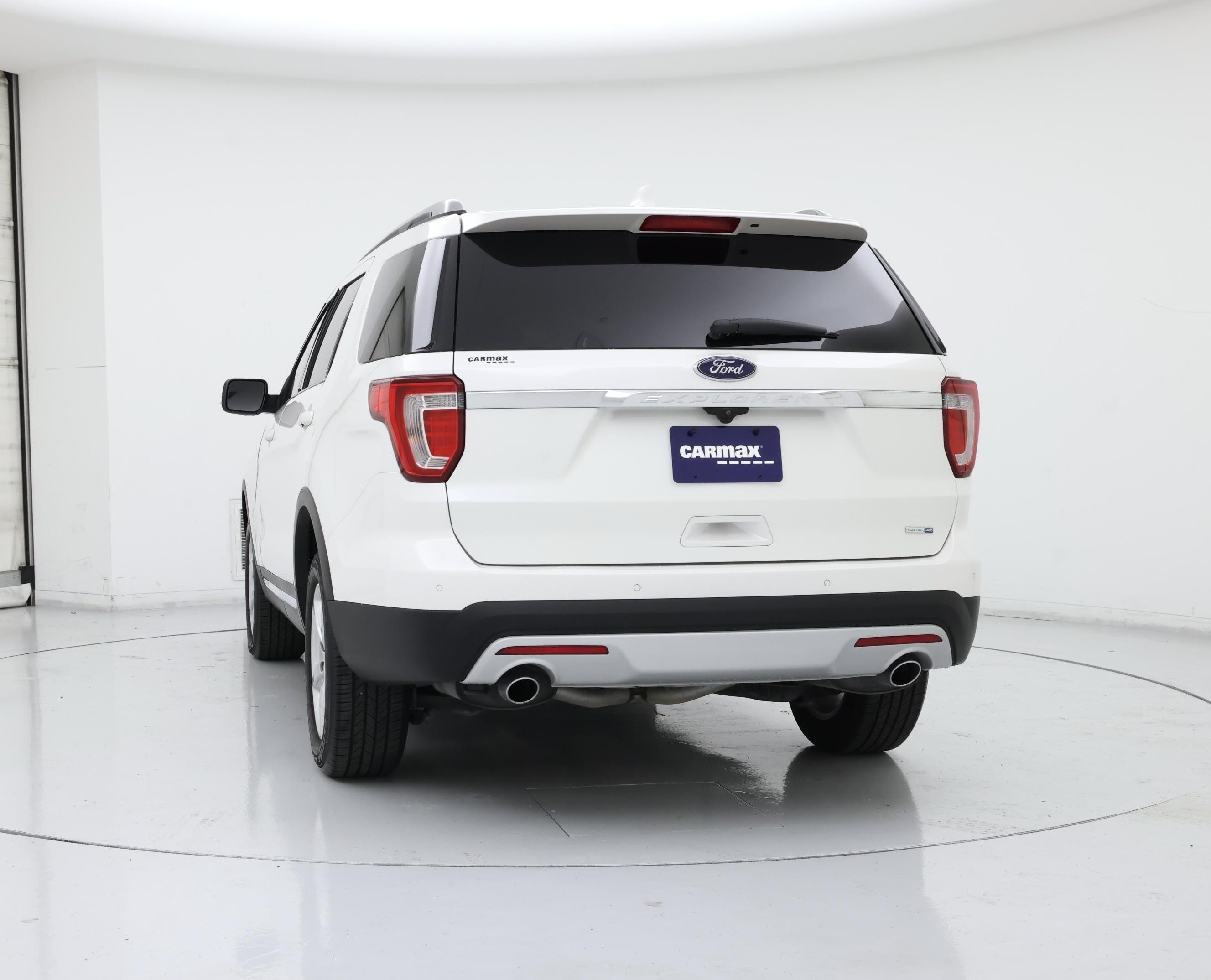 Thumbnail: 2016 Ford Explorer - 6