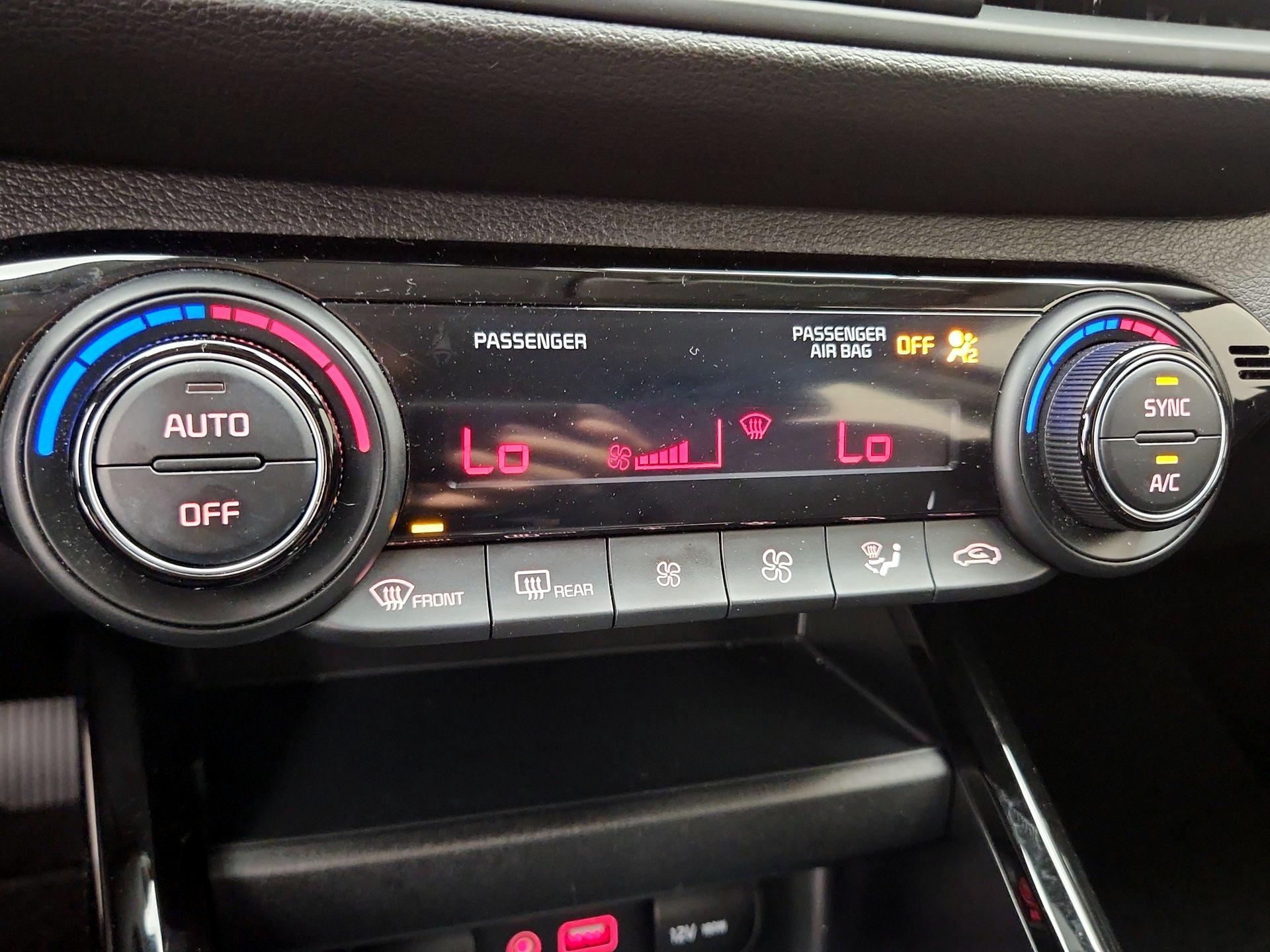 Thumbnail: 2019 Kia Forte - 16