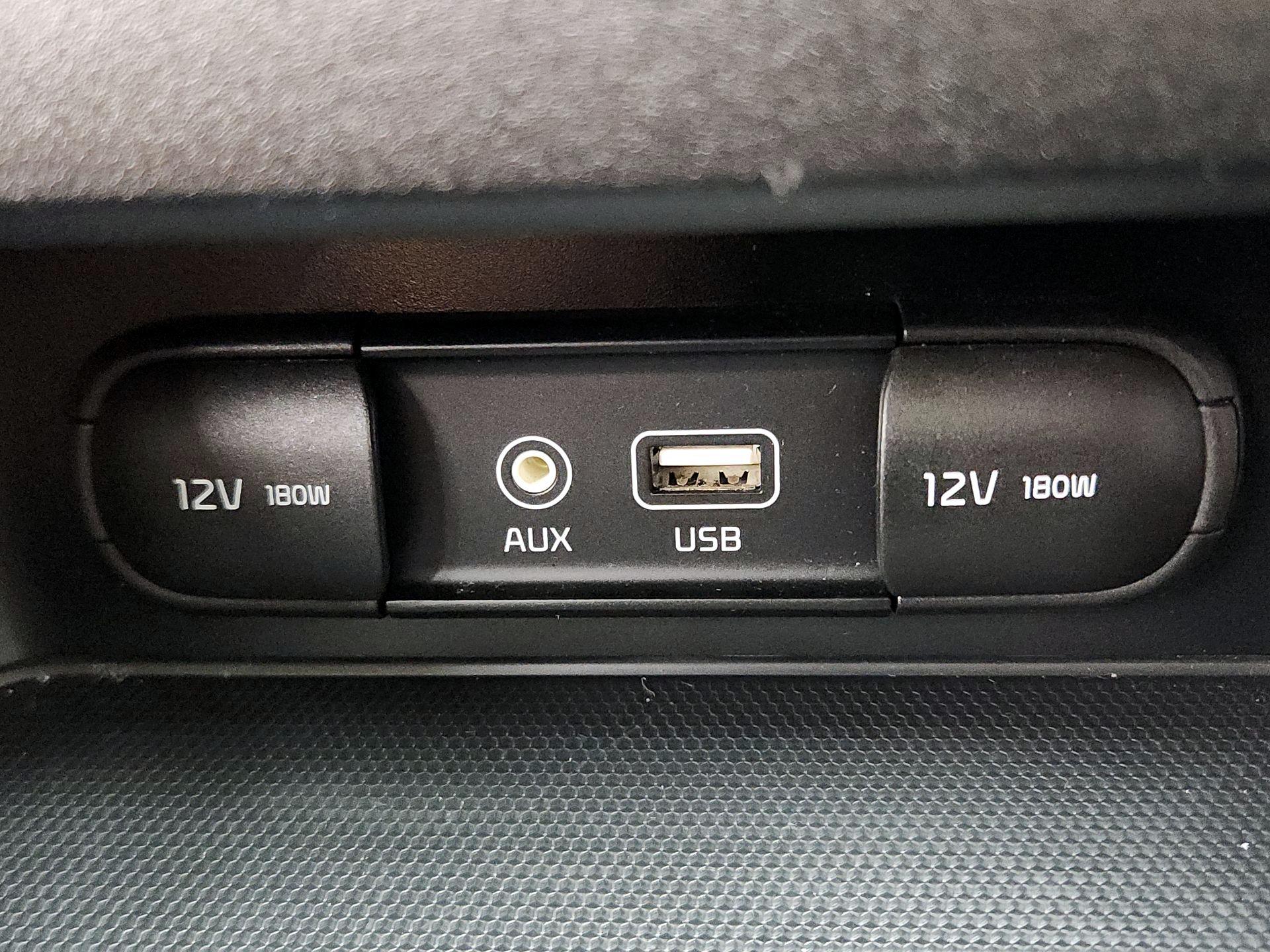 Thumbnail: 2019 Kia Forte - 18