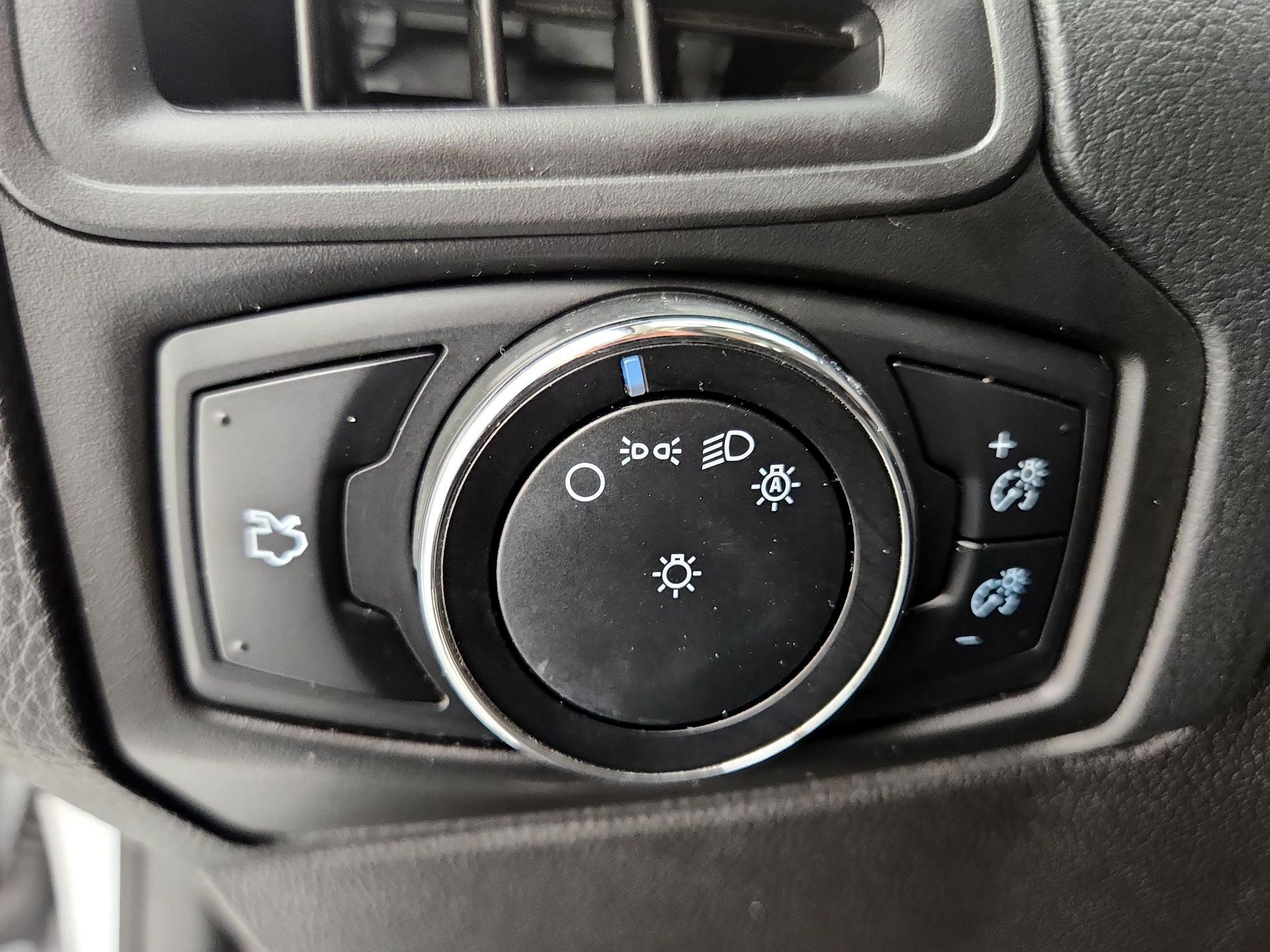 Thumbnail: 2014 Ford Focus - 13