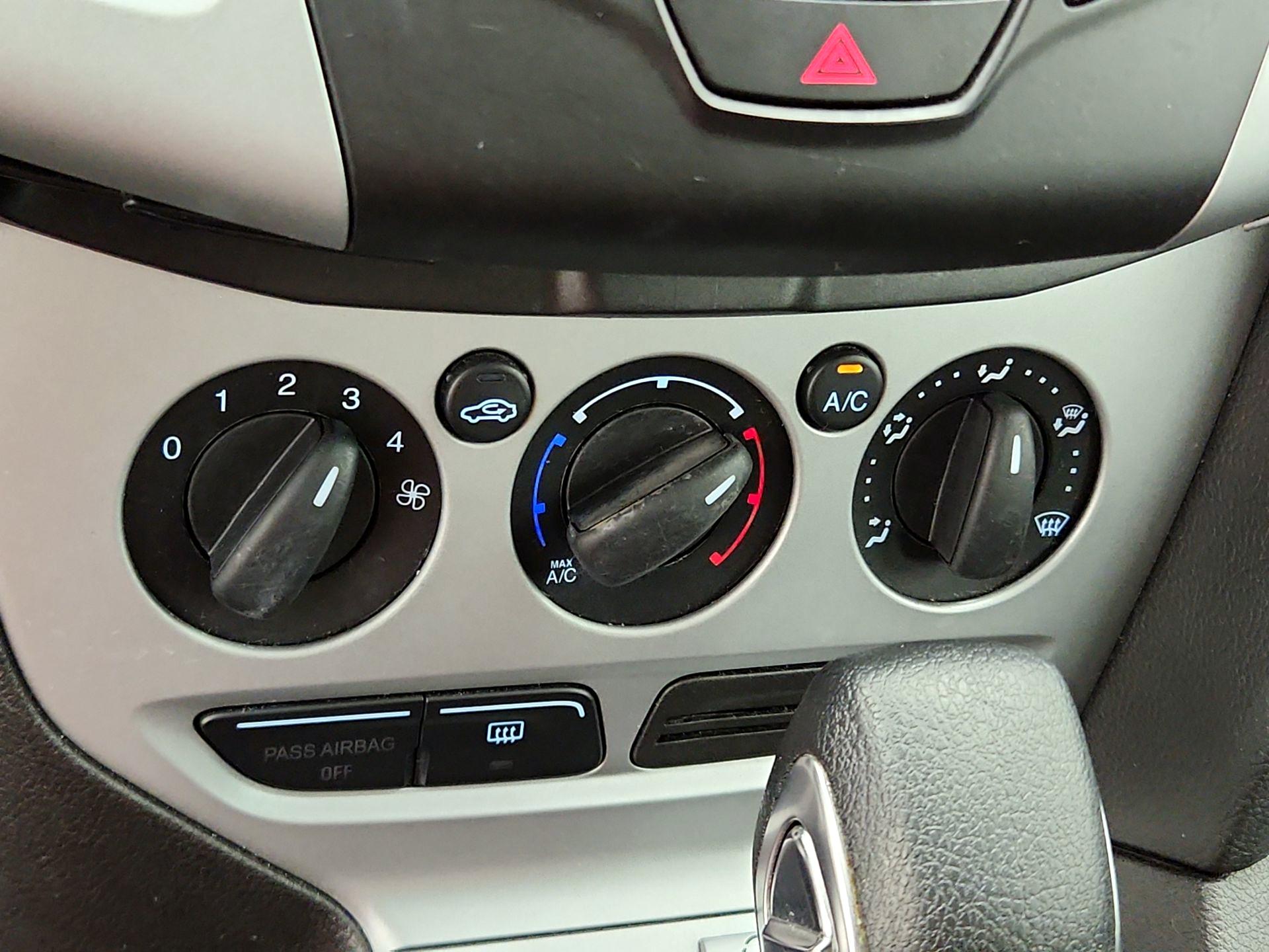 Thumbnail: 2014 Ford Focus - 15