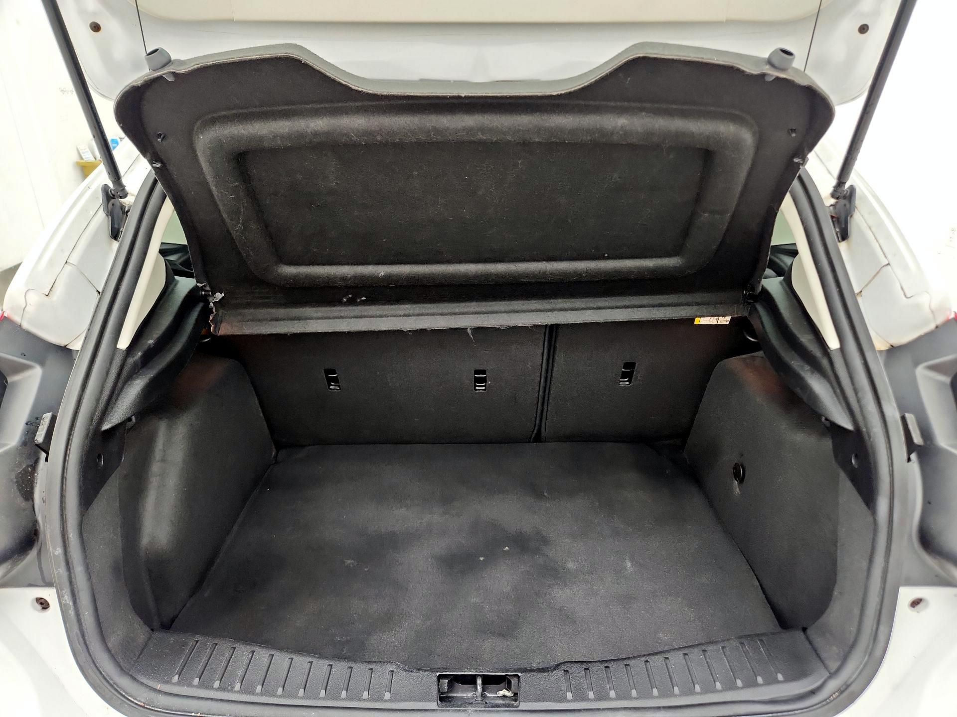 Thumbnail: 2014 Ford Focus - 19