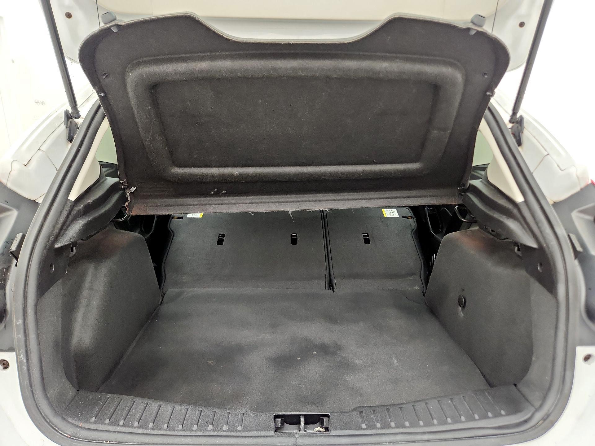 Thumbnail: 2014 Ford Focus - 20