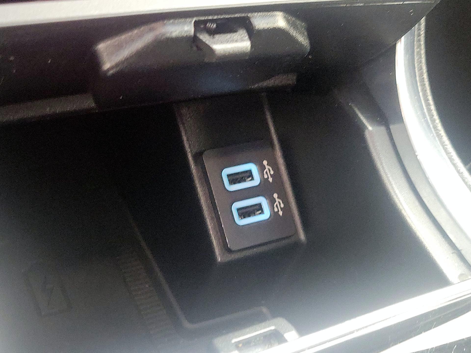 Thumbnail: 2019 Ford Edge - 19