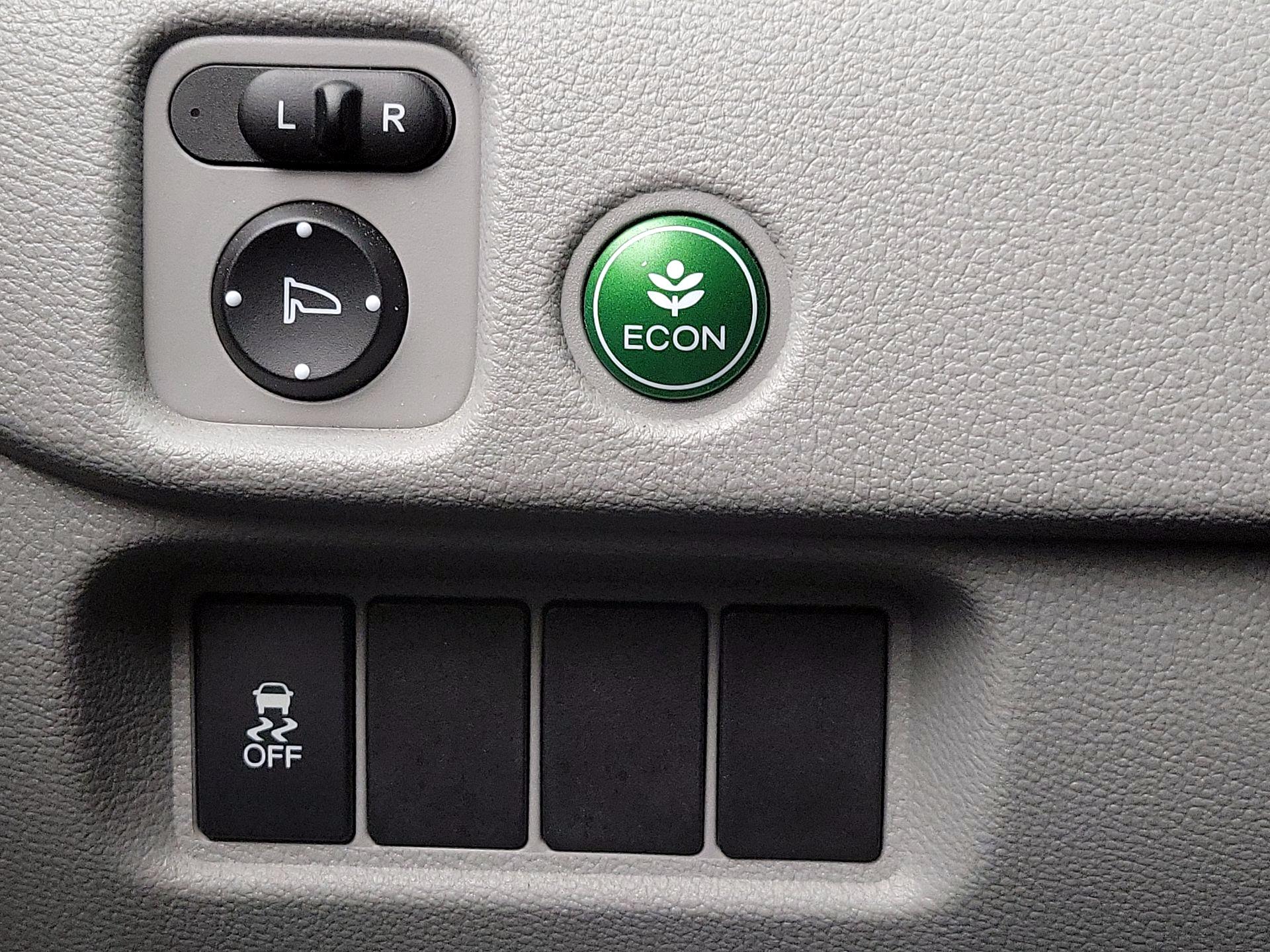 Thumbnail: 2017 Honda Pilot - 13