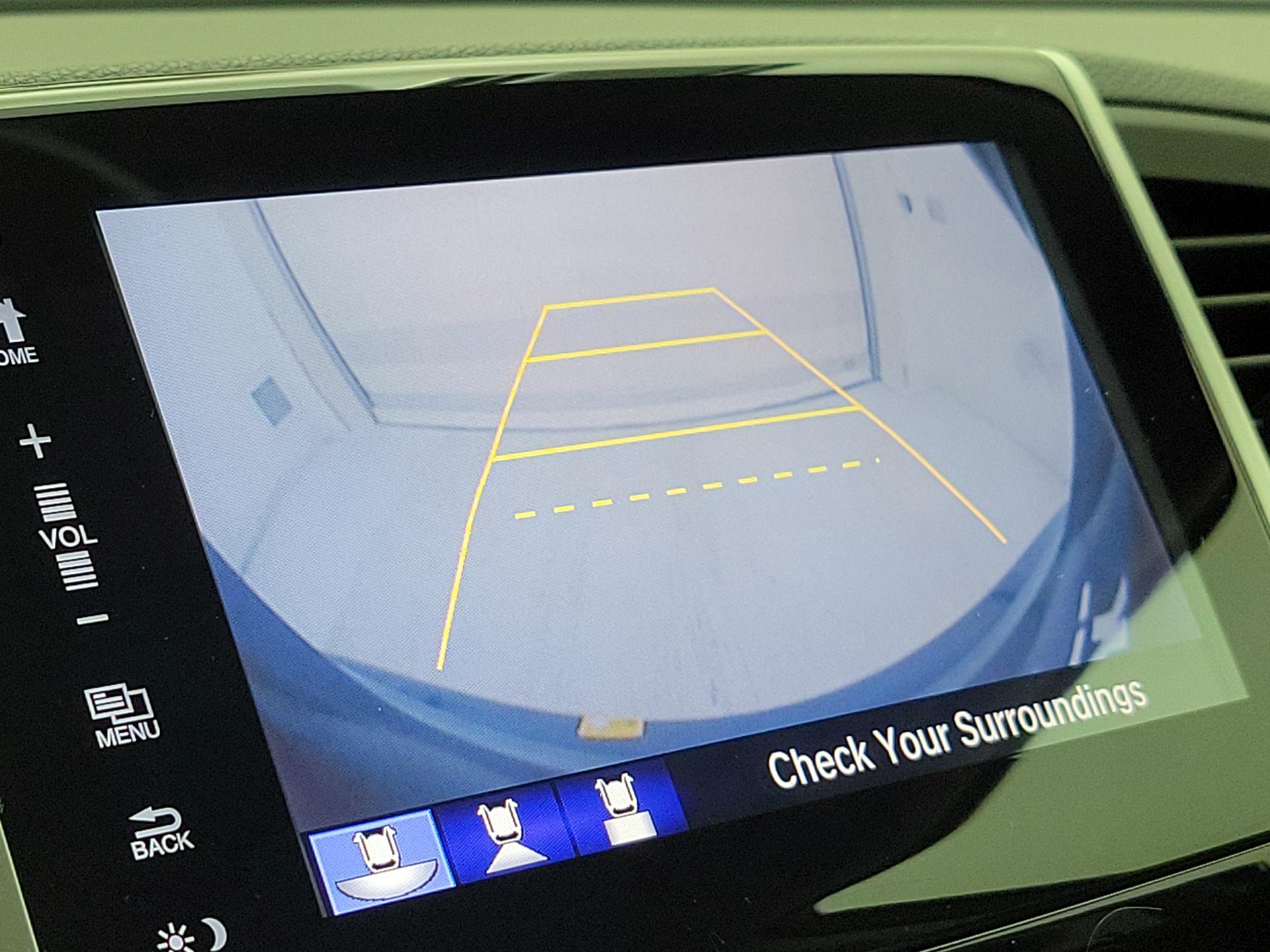 Thumbnail: 2017 Honda Pilot - 14