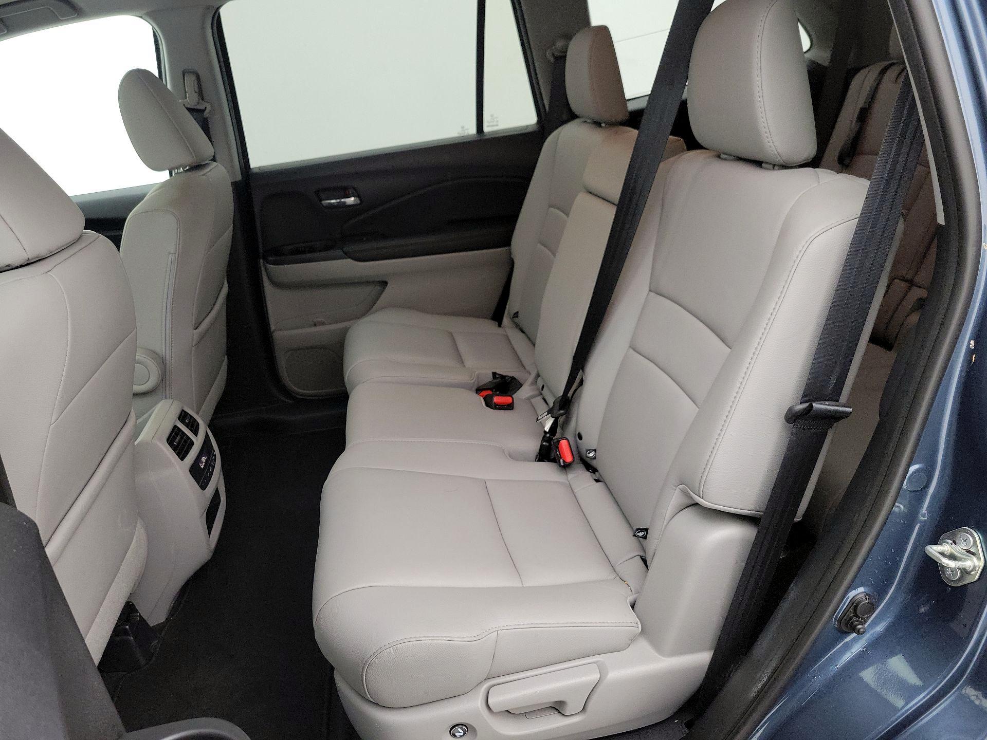 Thumbnail: 2017 Honda Pilot - 20