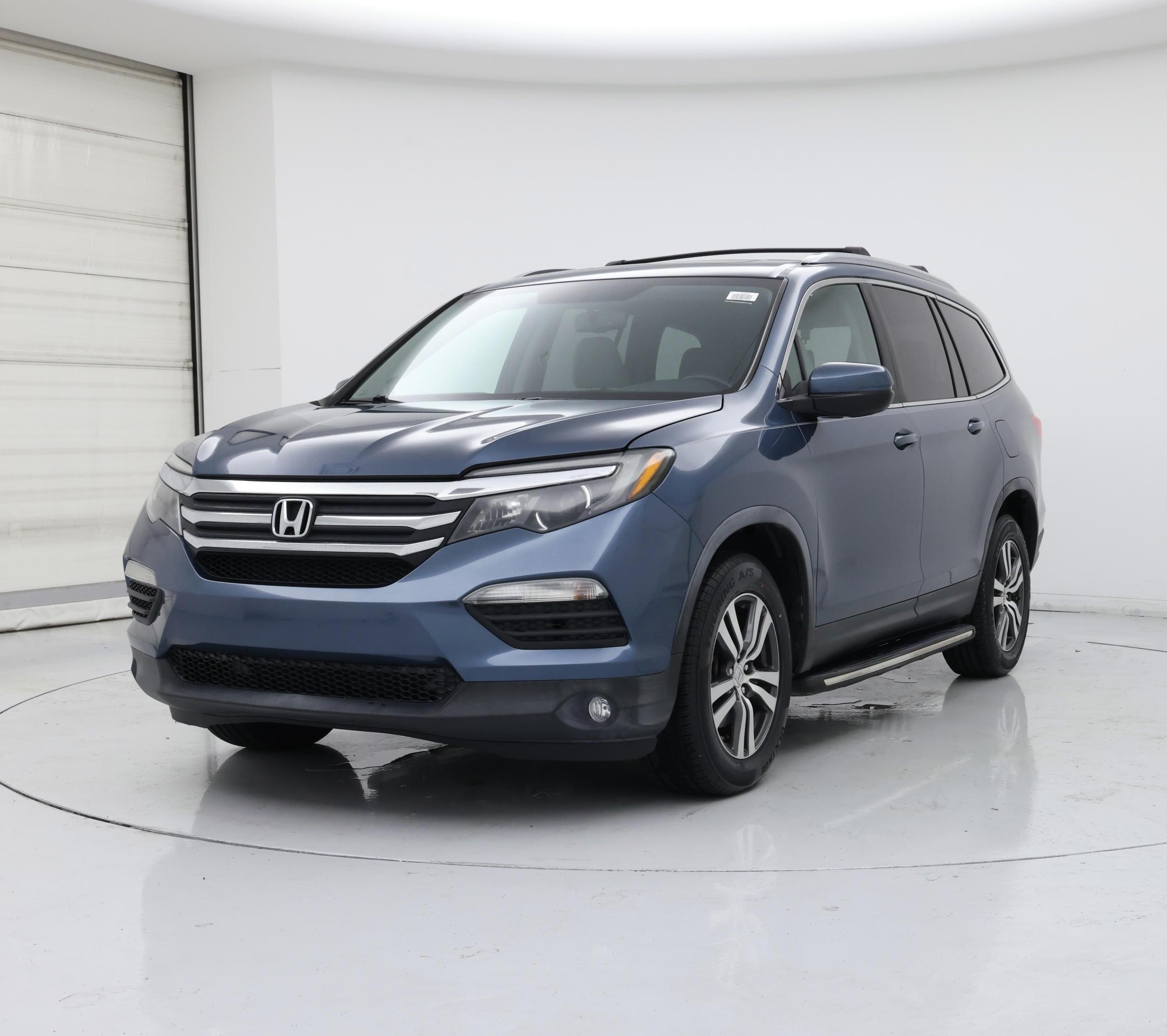 Thumbnail: 2017 Honda Pilot - 4