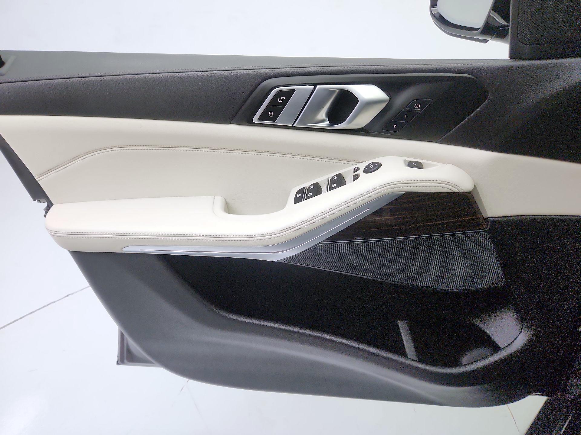 Thumbnail: 2021 BMW X5 - 12