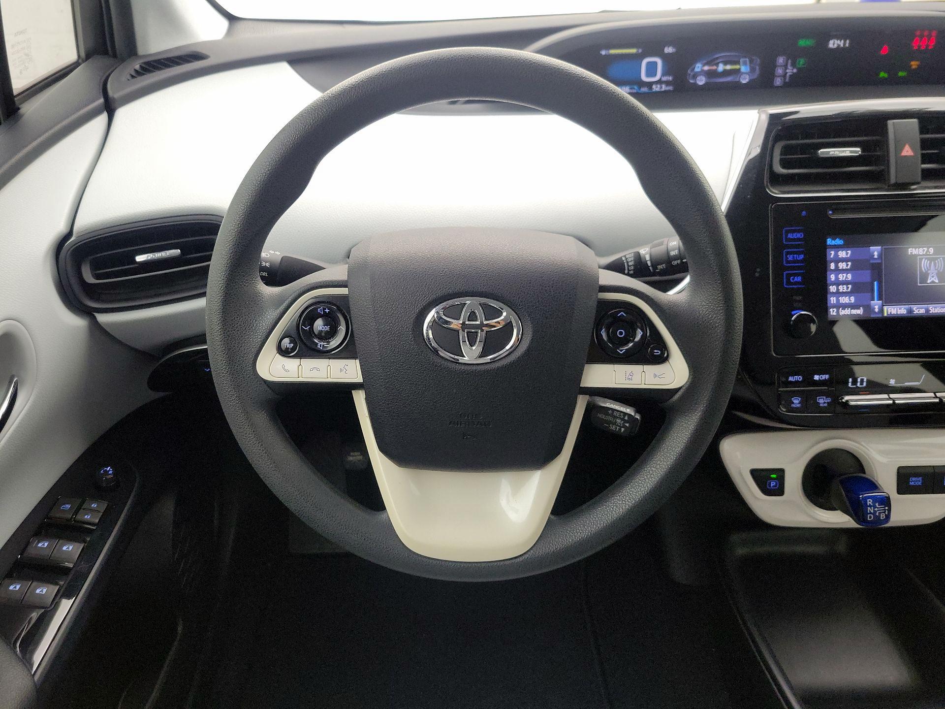 Thumbnail: 2017 Toyota Prius - 10