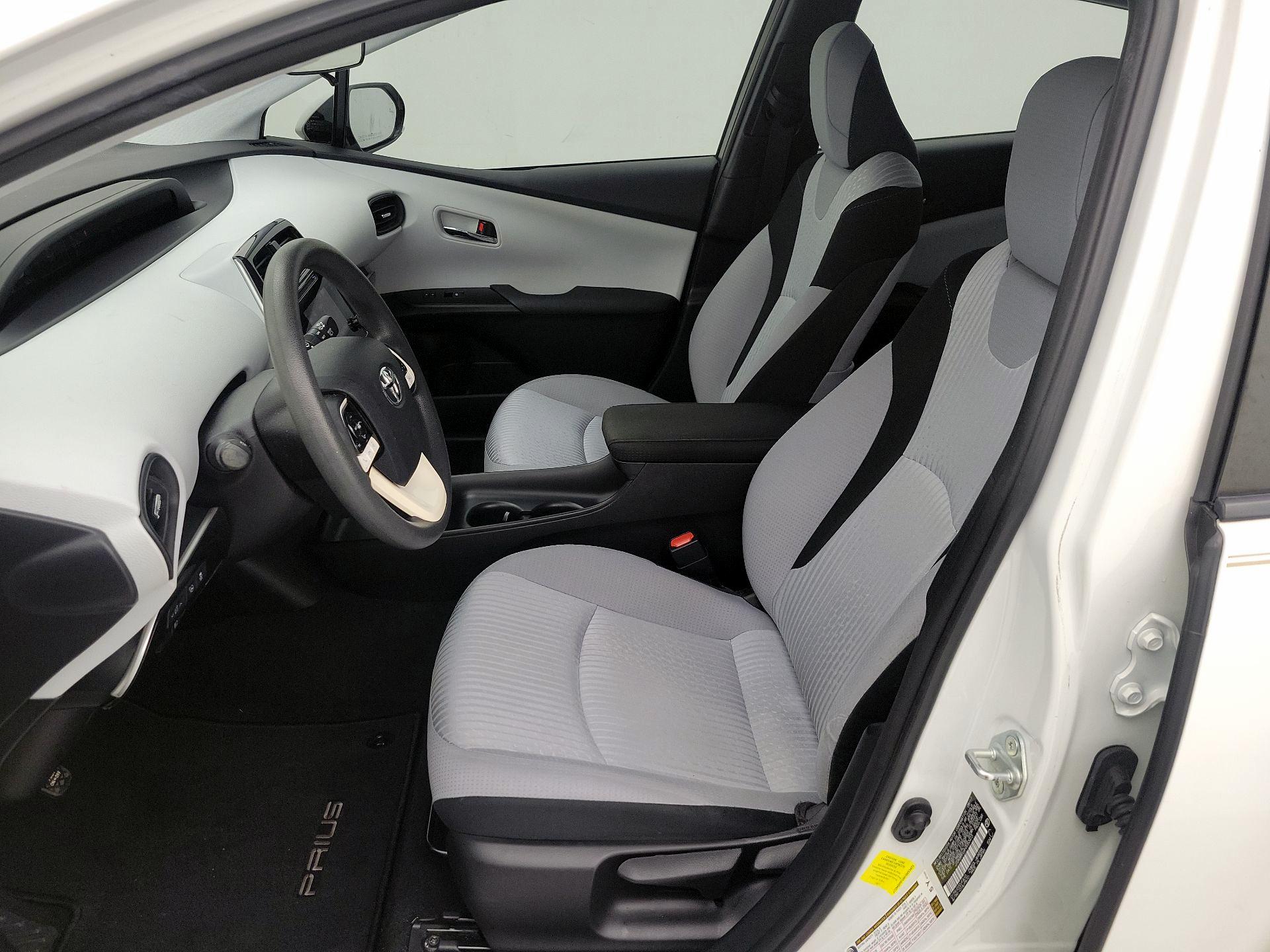 Thumbnail: 2017 Toyota Prius - 11