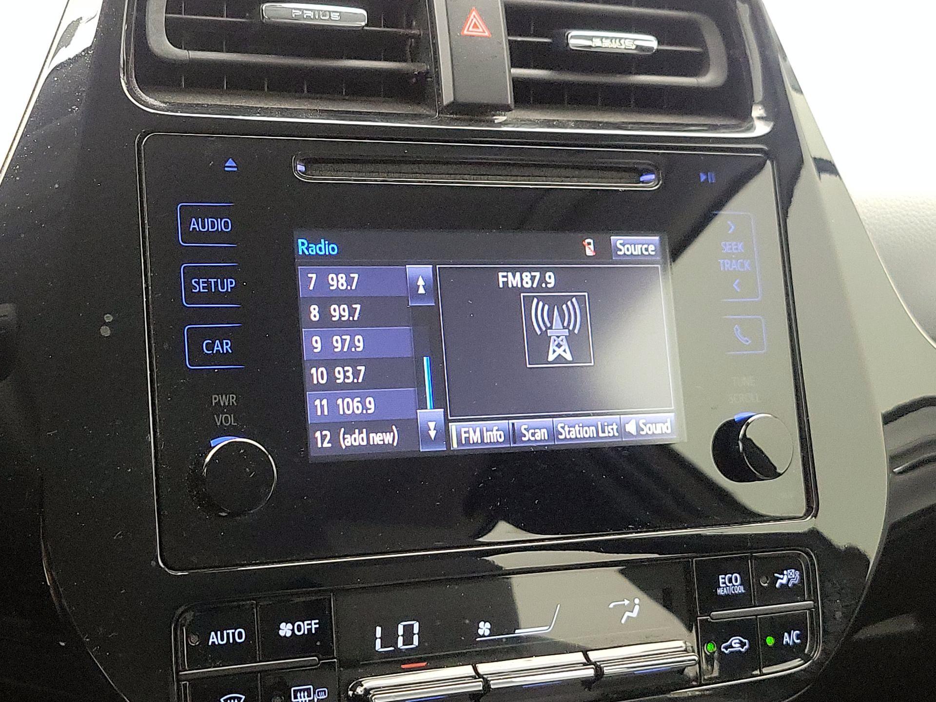 Thumbnail: 2017 Toyota Prius - 15