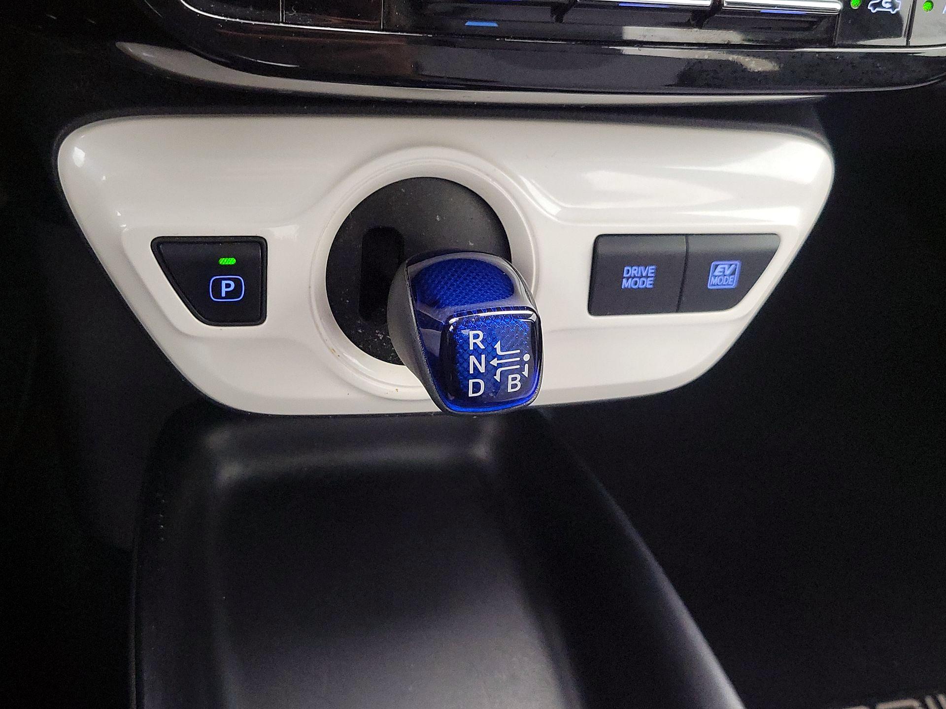 Thumbnail: 2017 Toyota Prius - 17