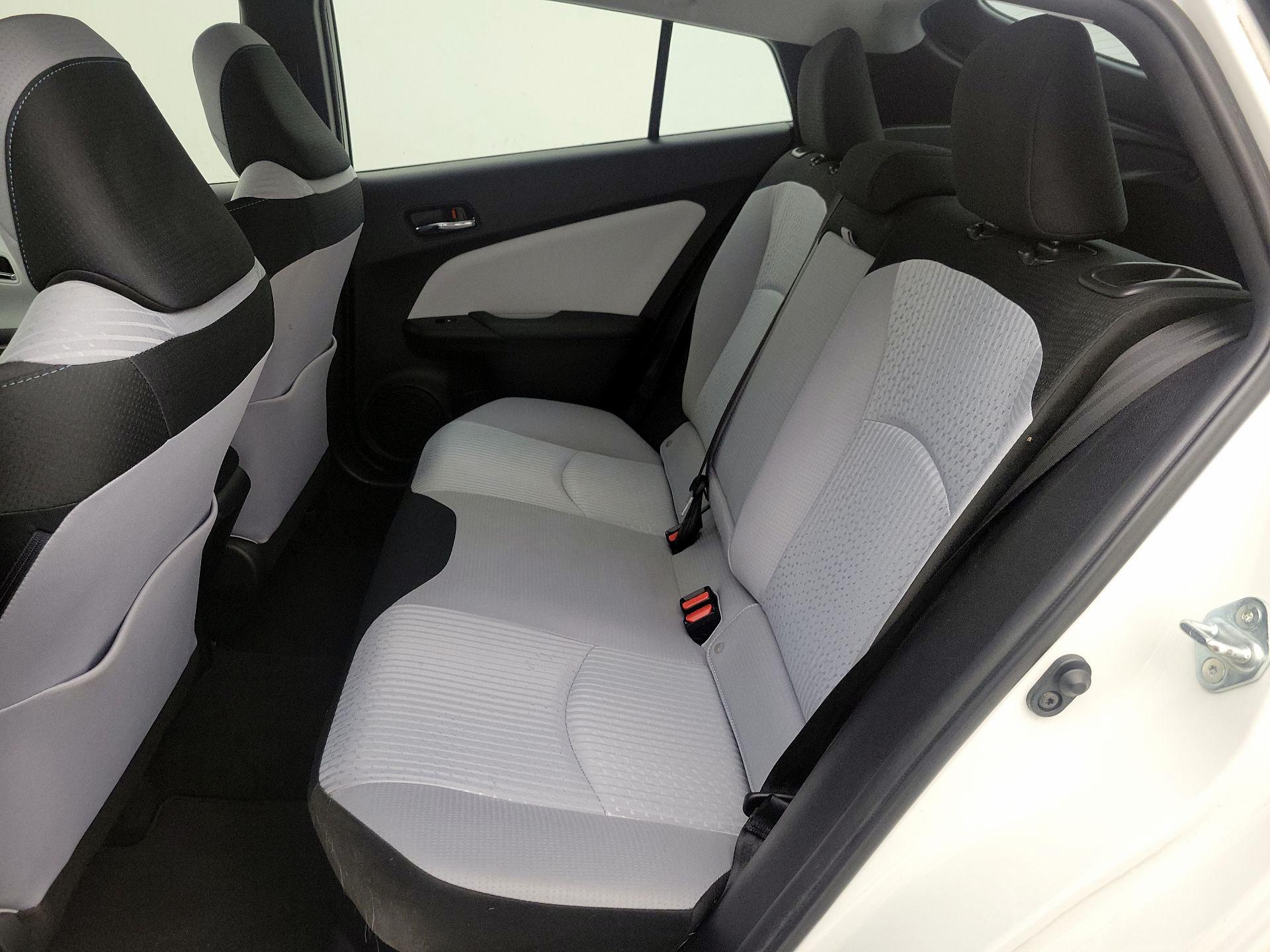 Thumbnail: 2017 Toyota Prius - 18