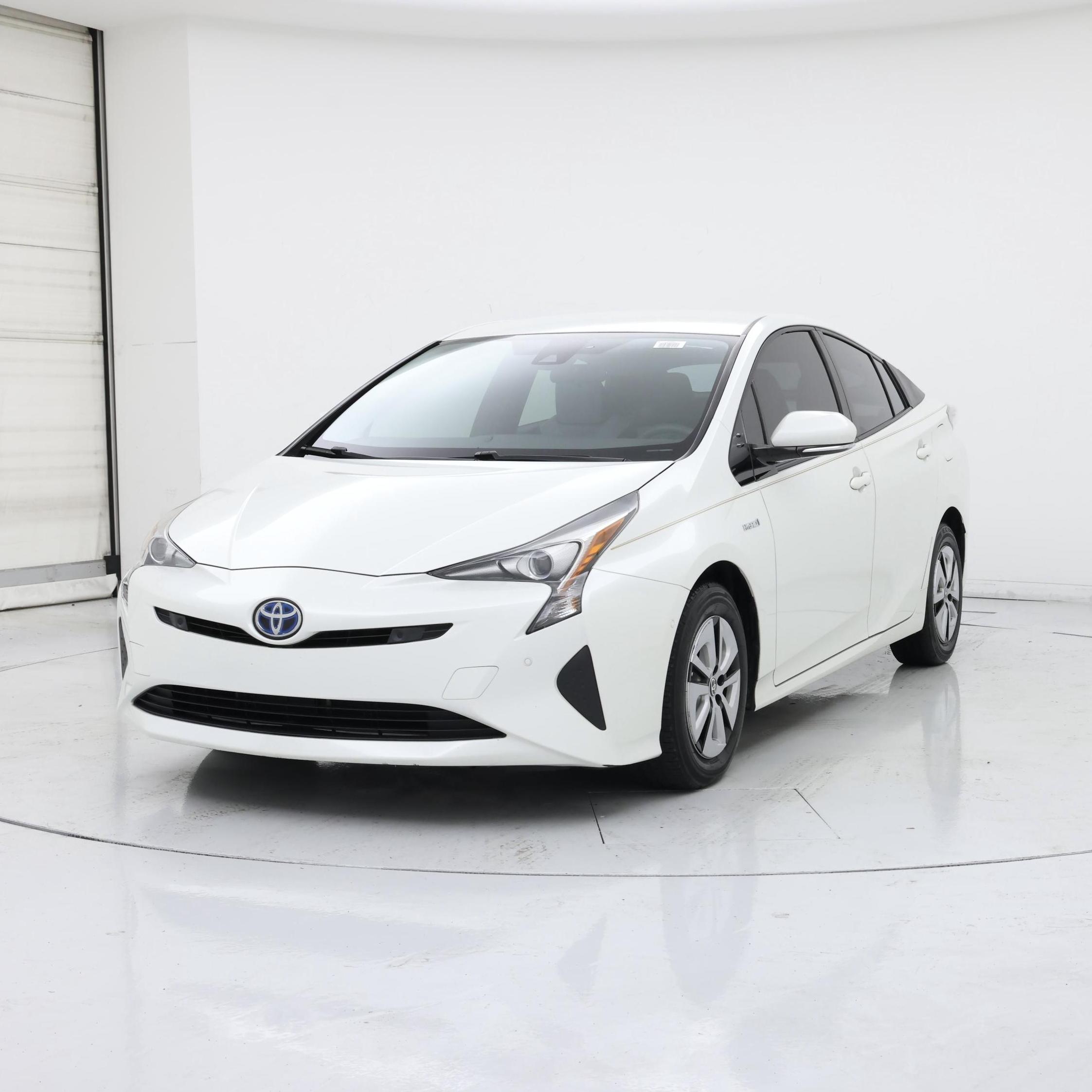 Thumbnail: 2017 Toyota Prius - 4