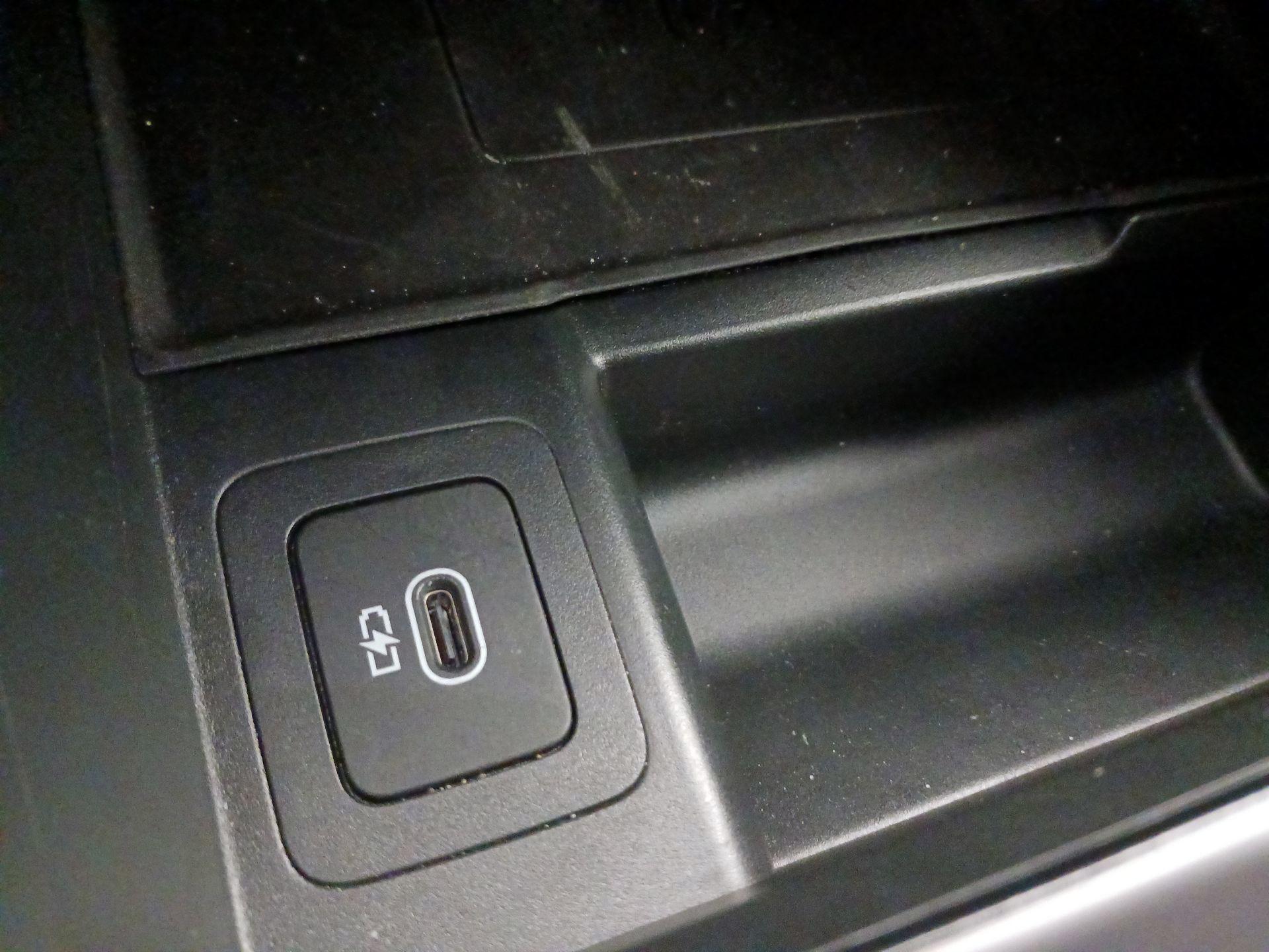 Thumbnail: 2024 Land Rover Range Rover Velar - 19