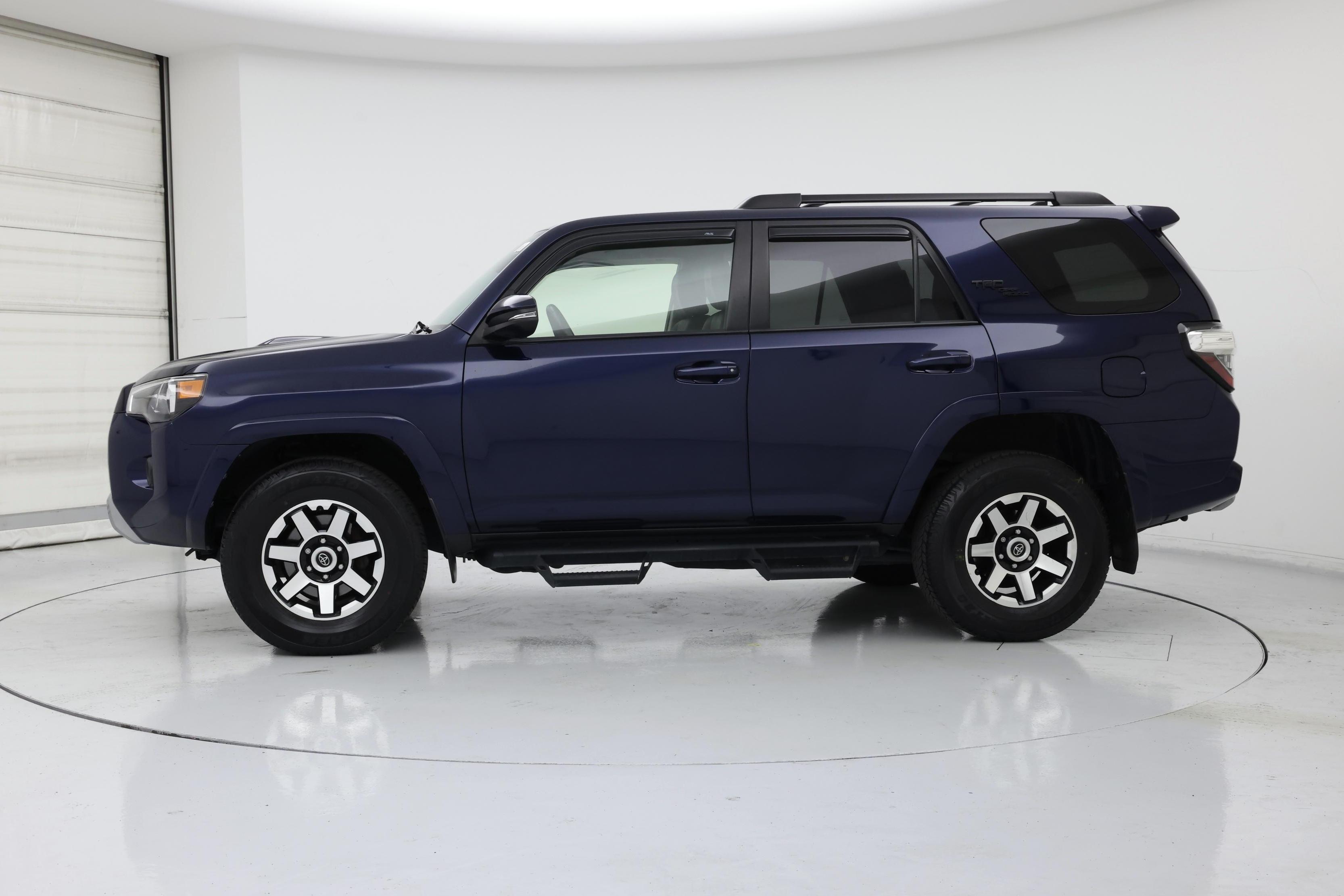 Thumbnail: 2021 Toyota 4Runner - 3