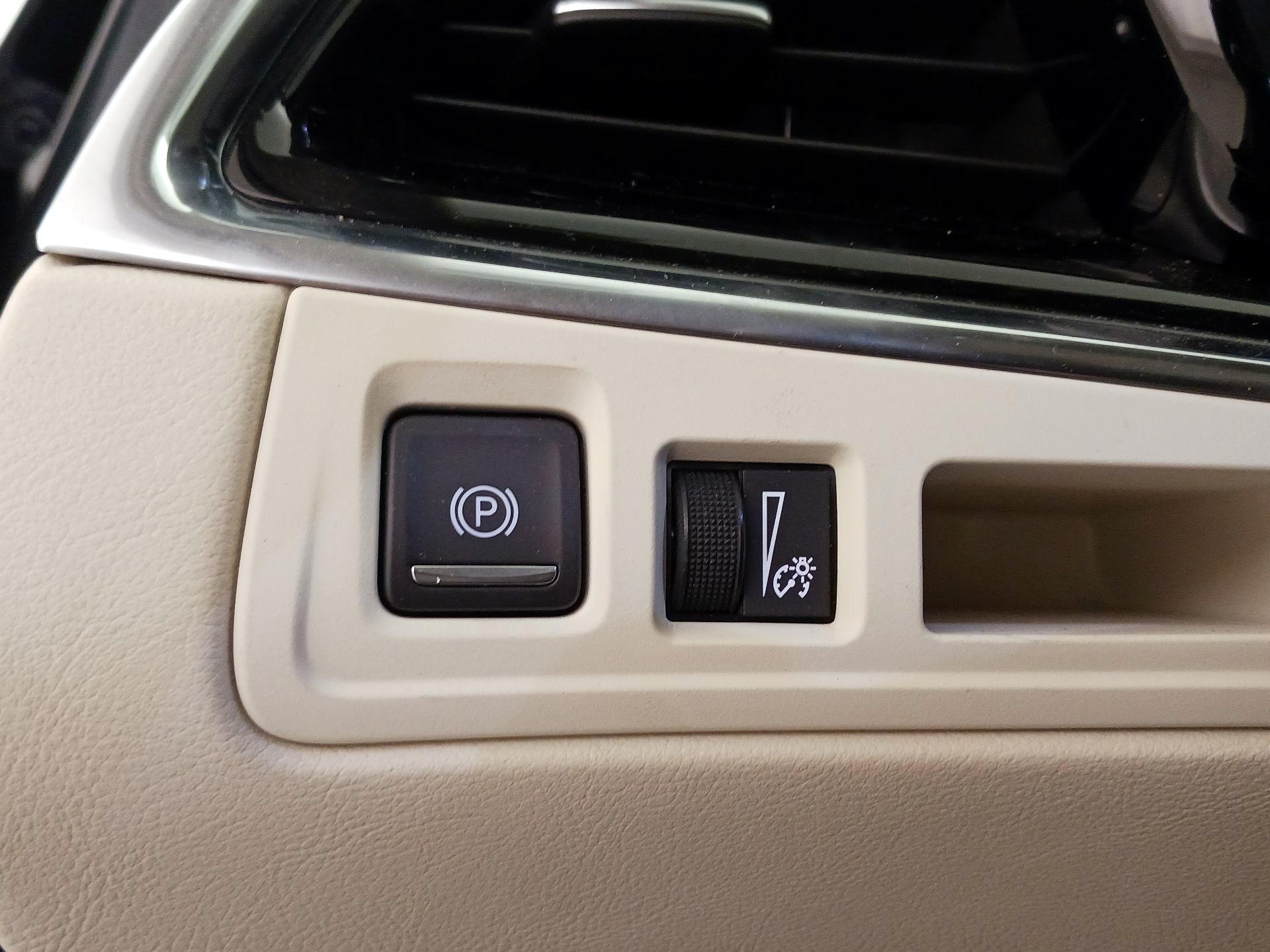 Thumbnail: 2021 Cadillac XT6 - 13