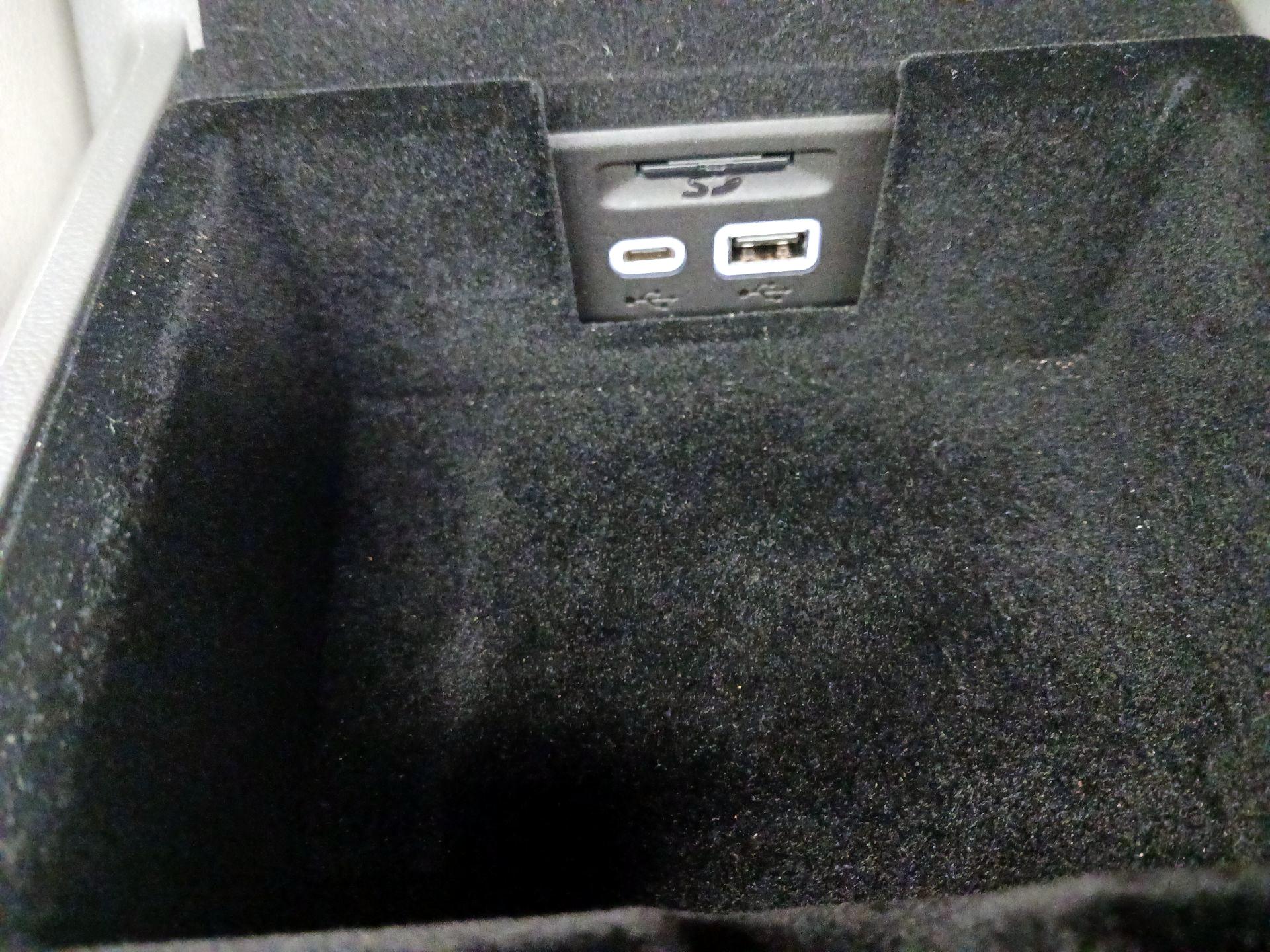 Thumbnail: 2021 Cadillac XT6 - 19