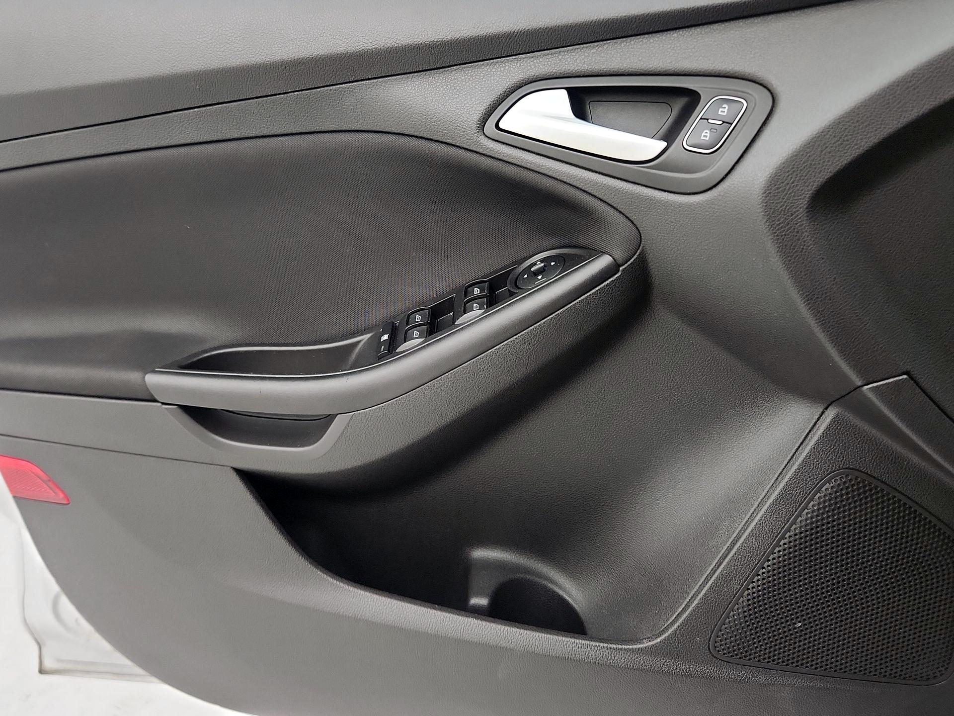 Thumbnail: 2017 Ford Focus - 12