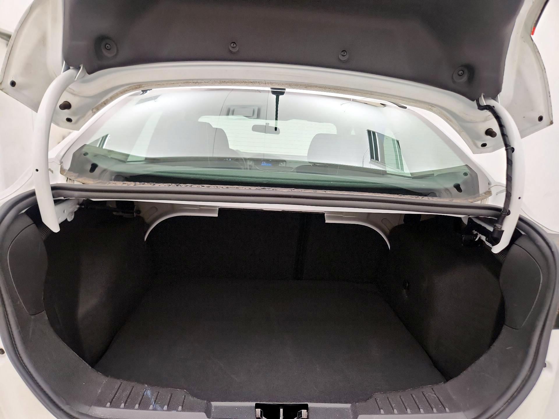 Thumbnail: 2017 Ford Focus - 19