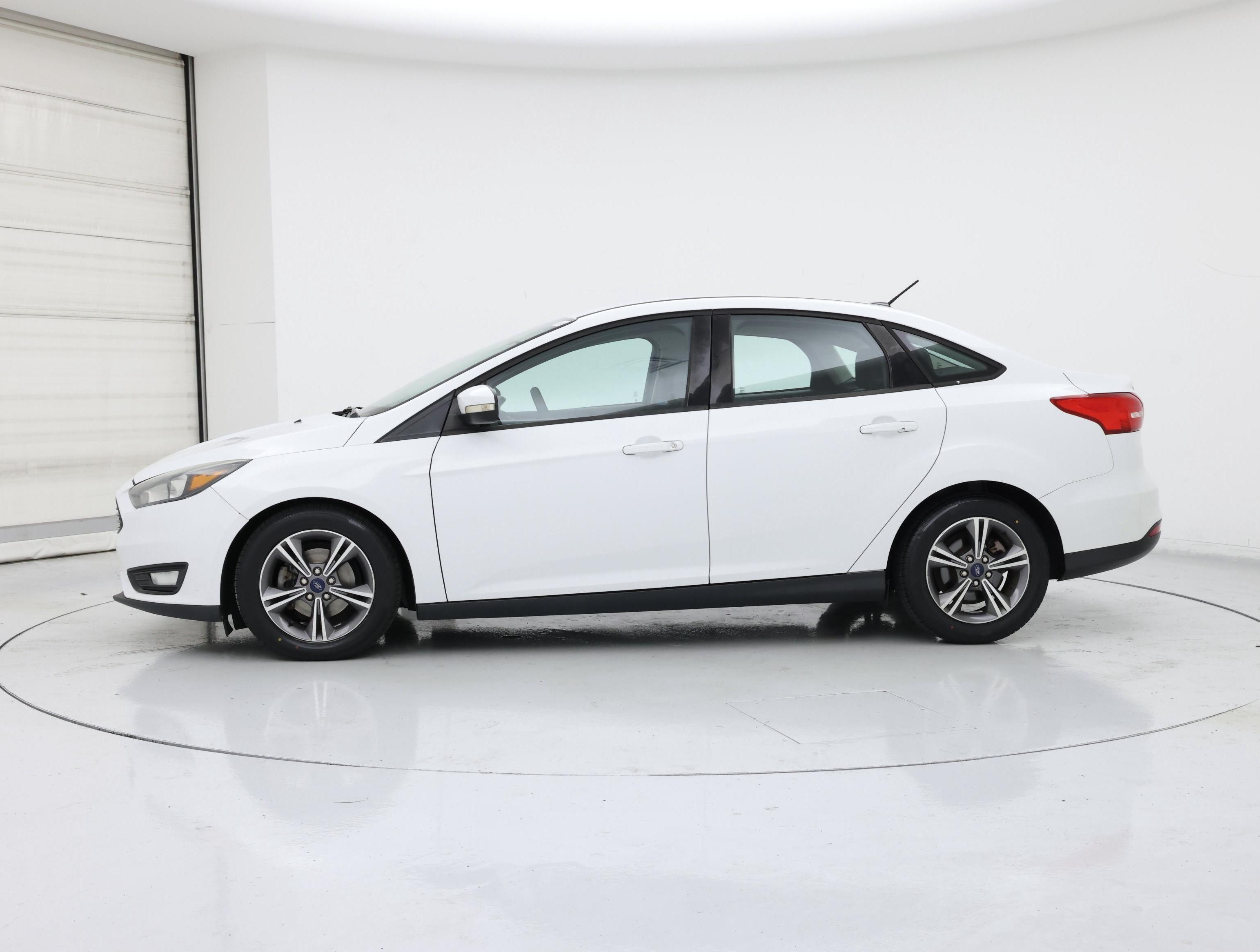 Thumbnail: 2017 Ford Focus - 3