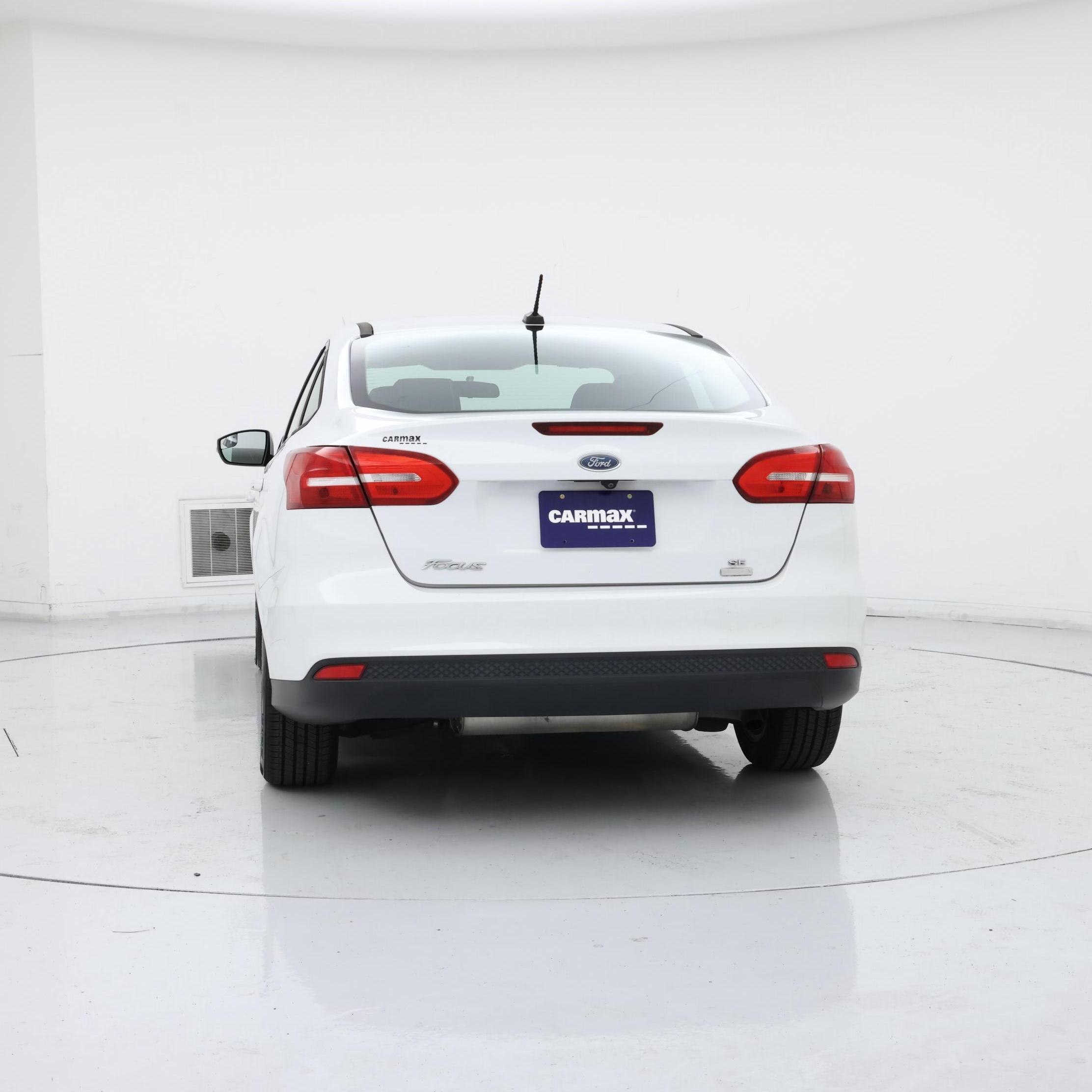 Thumbnail: 2017 Ford Focus - 6