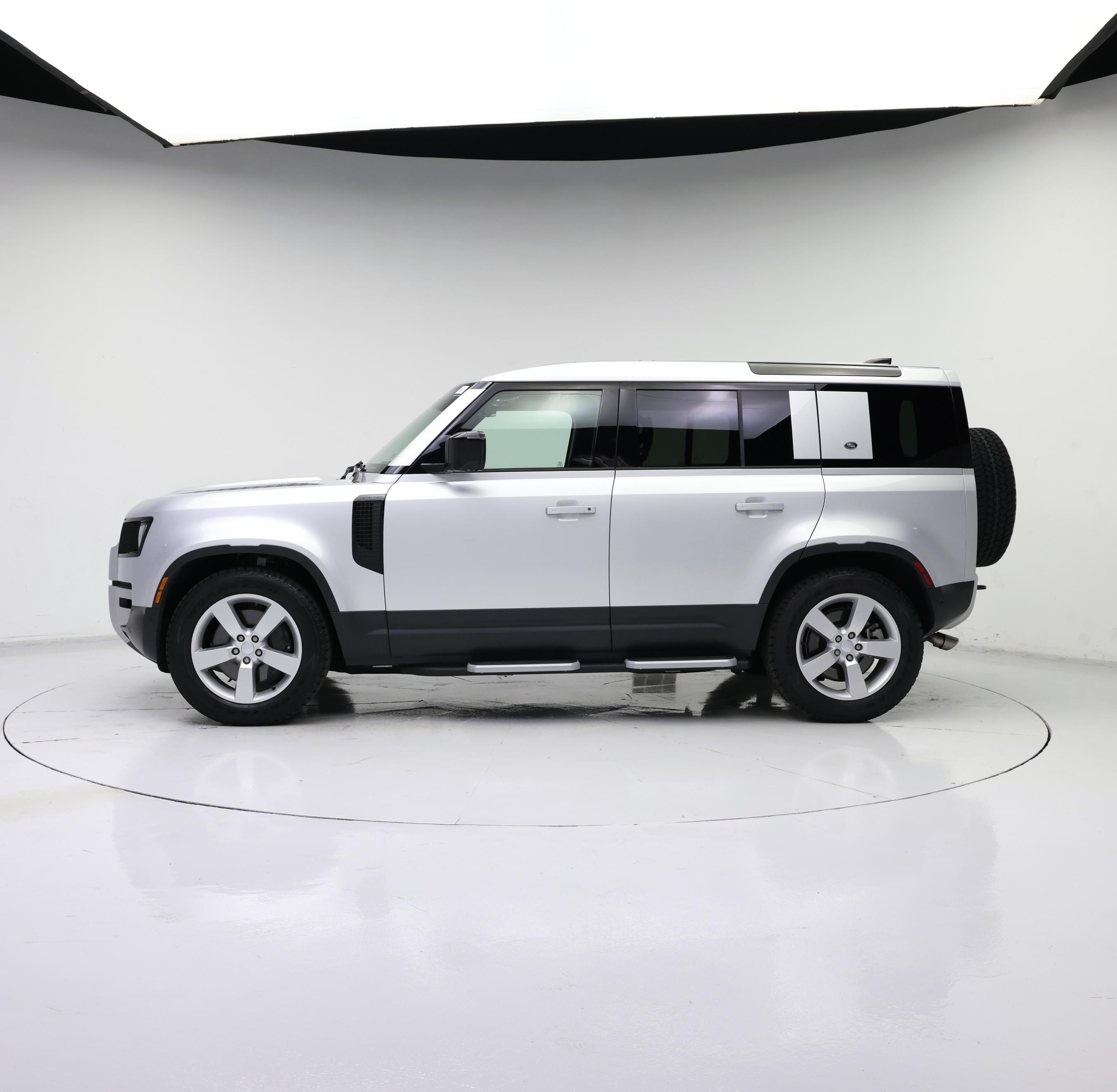 Thumbnail: 2024 Land Rover Defender - 3