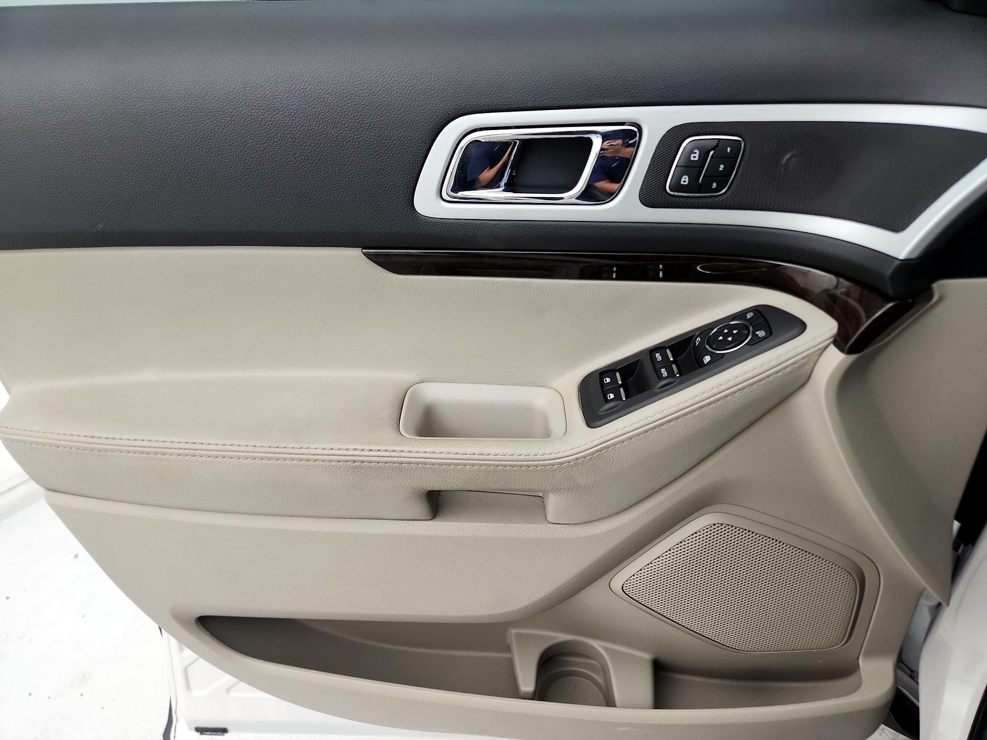 Thumbnail: 2014 Ford Explorer - 12