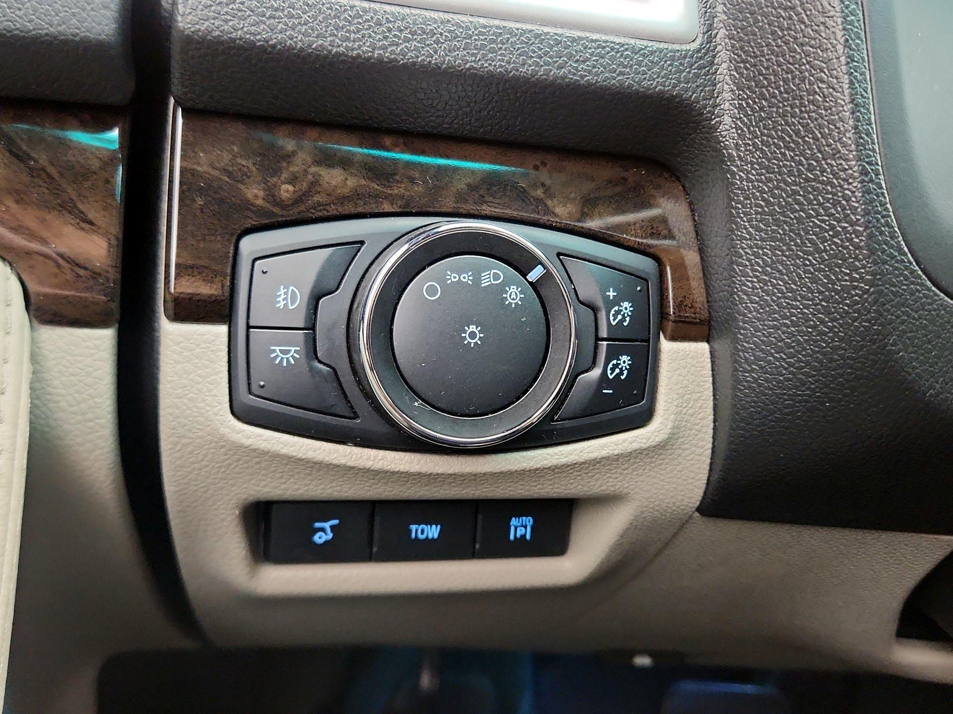 Thumbnail: 2014 Ford Explorer - 13