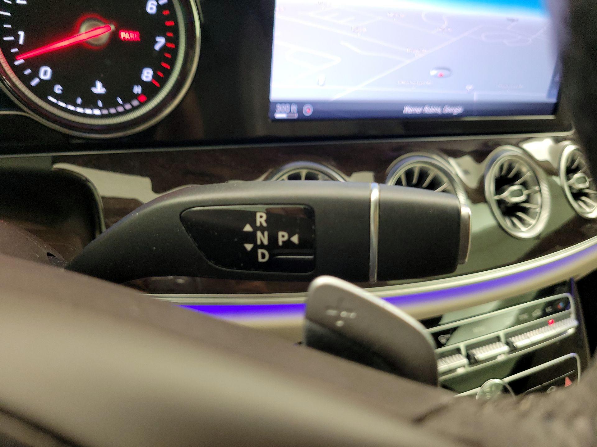 Thumbnail: 2018 Mercedes-Benz E-Class - 16