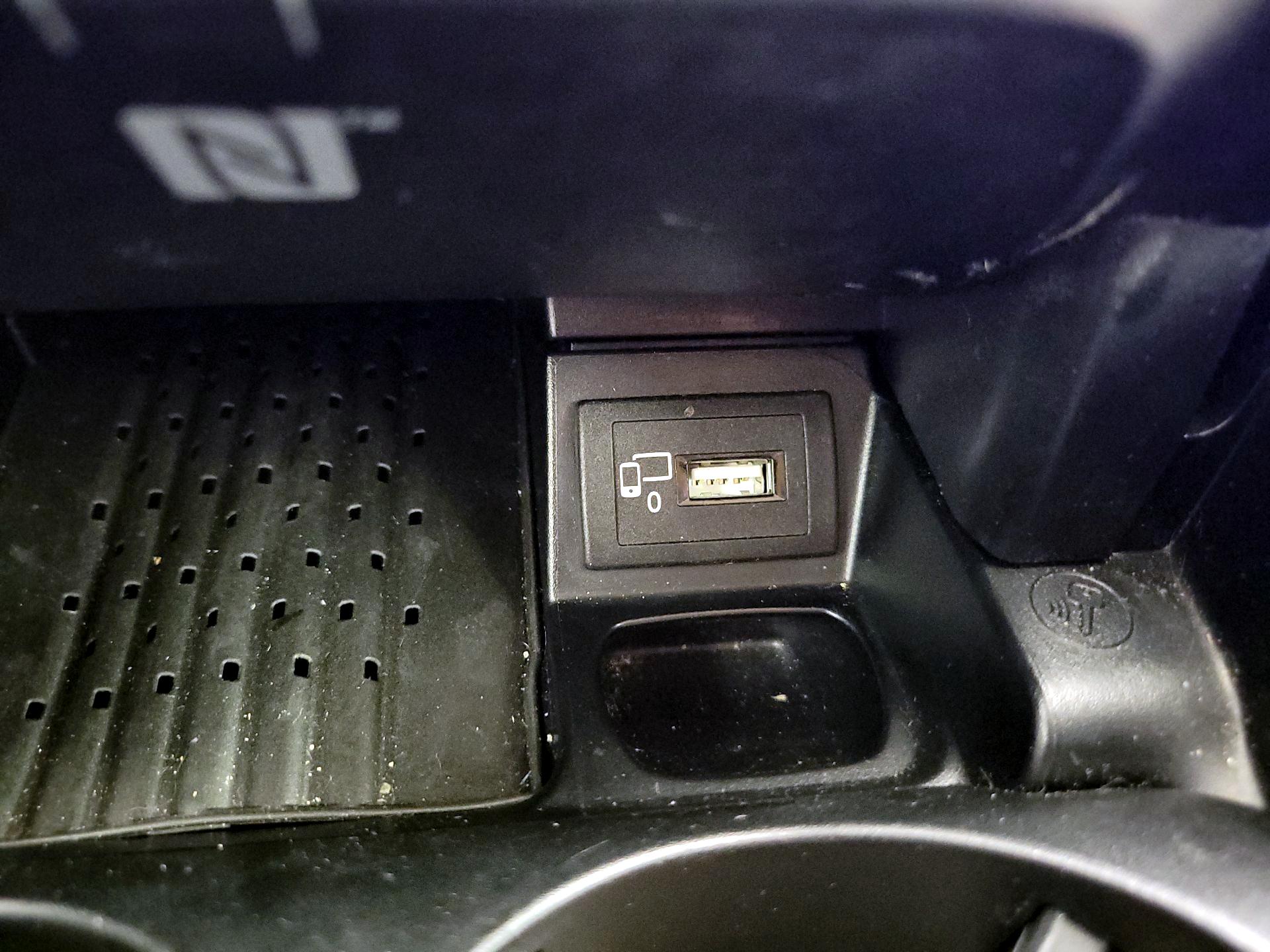 Thumbnail: 2018 Mercedes-Benz E-Class - 17