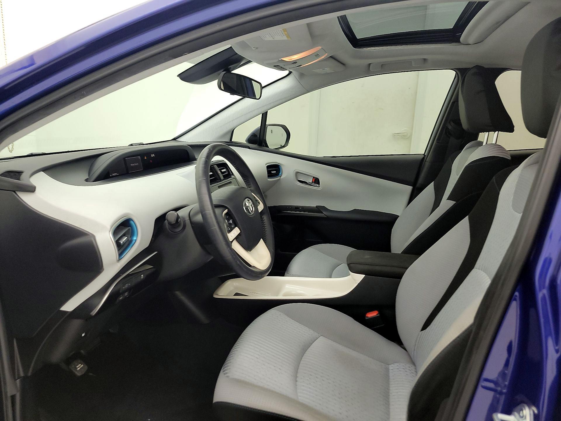 Thumbnail: 2016 Toyota Prius - 11