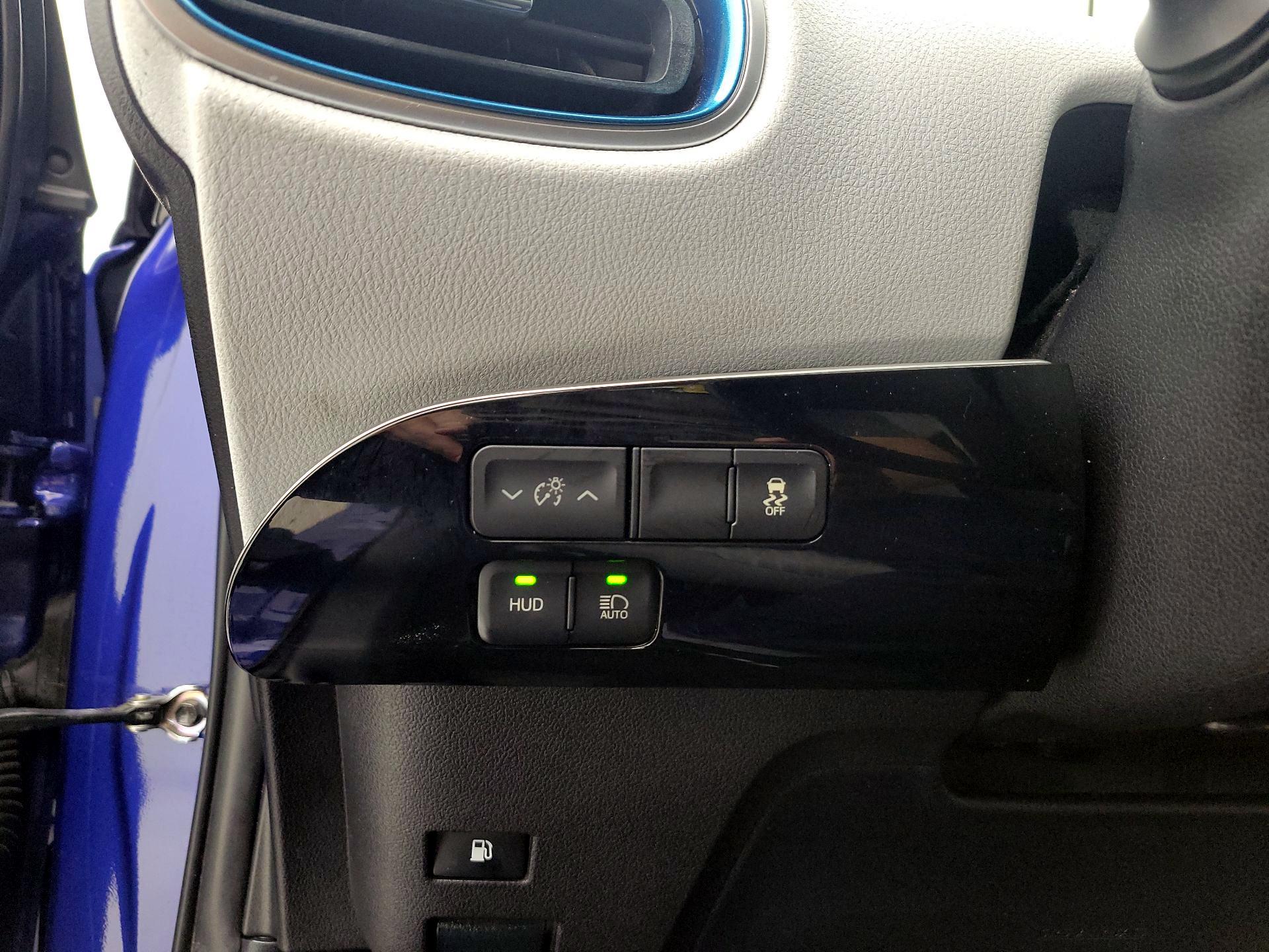 Thumbnail: 2016 Toyota Prius - 13