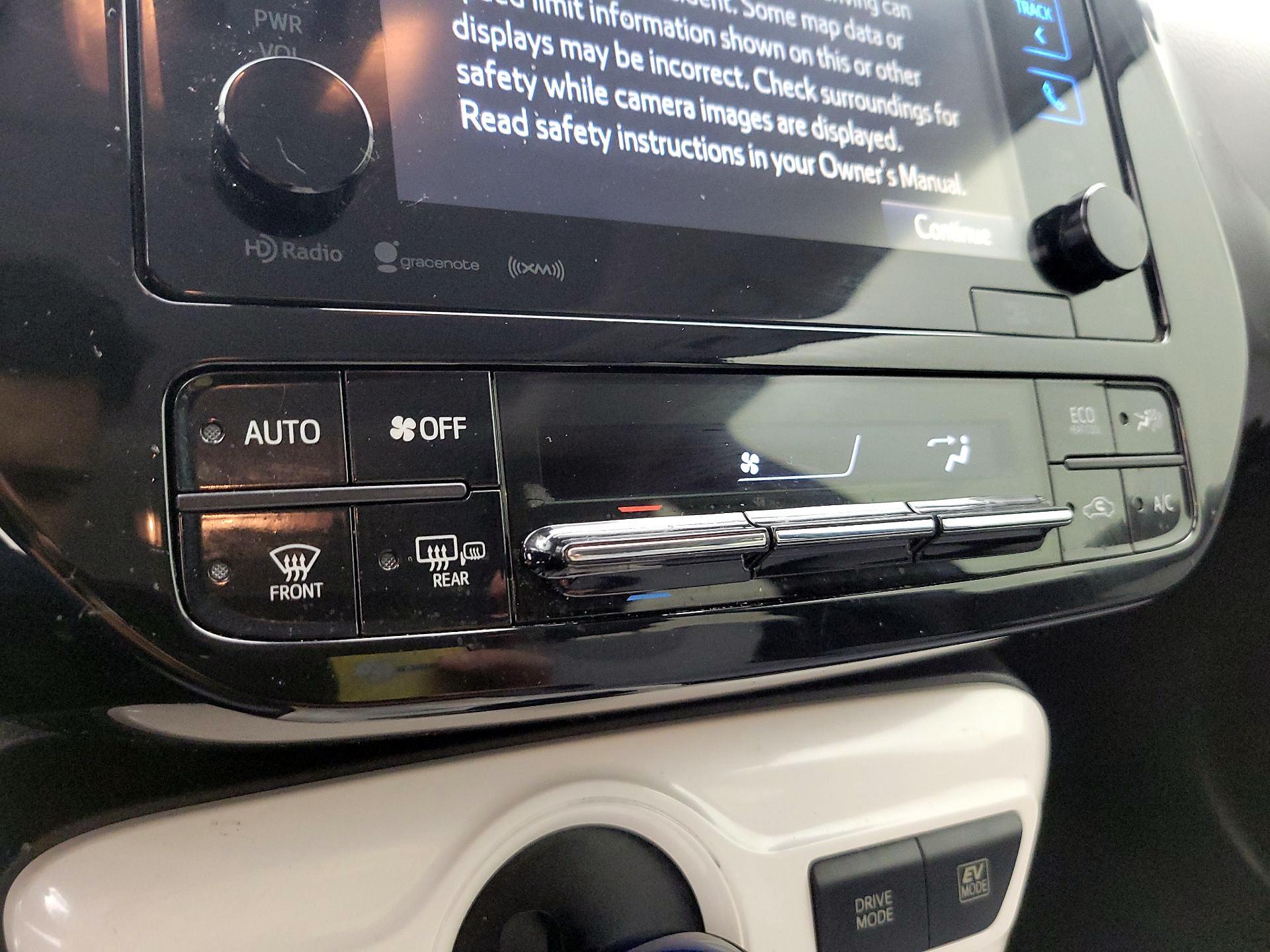 Thumbnail: 2016 Toyota Prius - 16